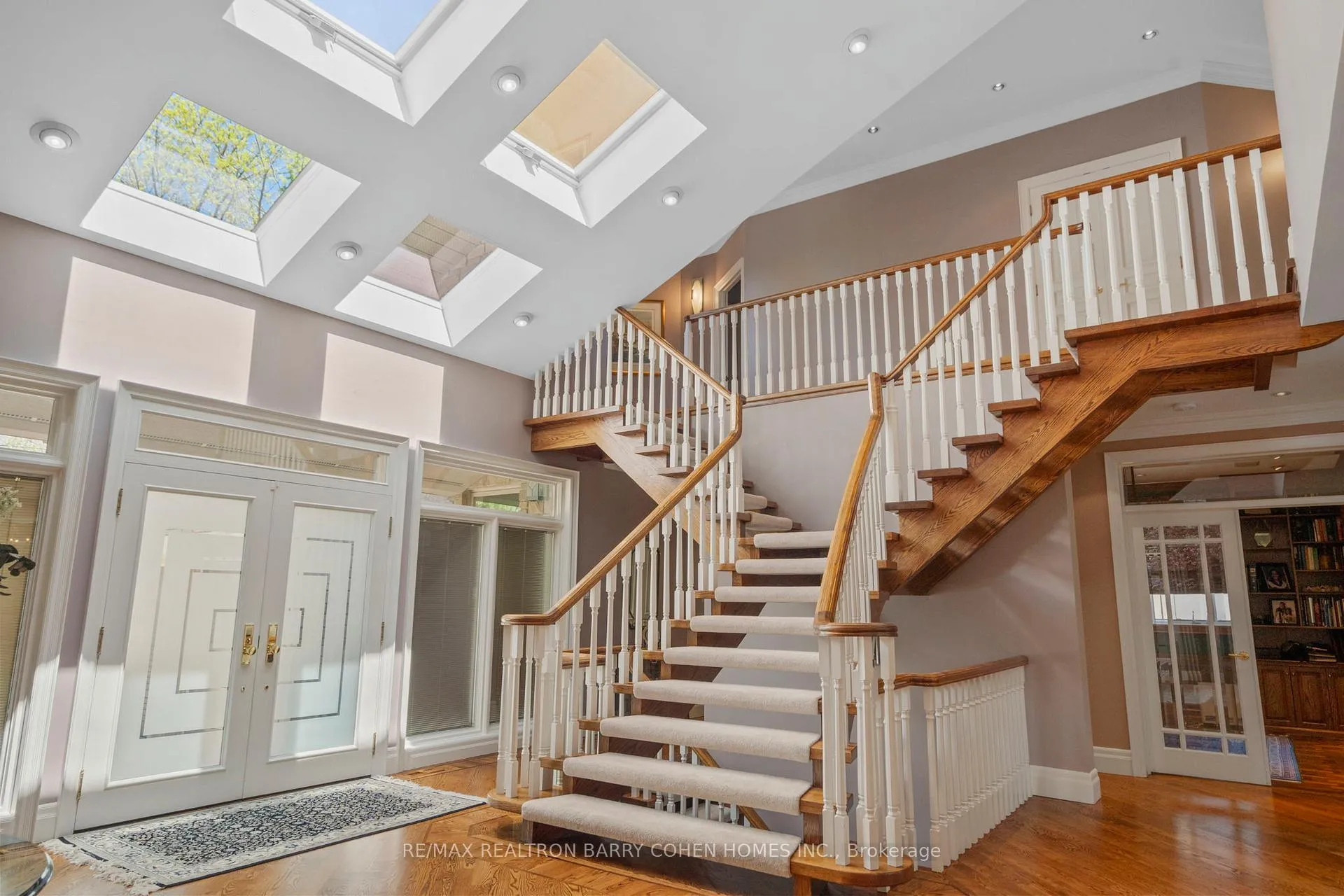 Photo 6 of 19 Vernham Avenue, North York, St. Andrew-Windfields — HOMEH