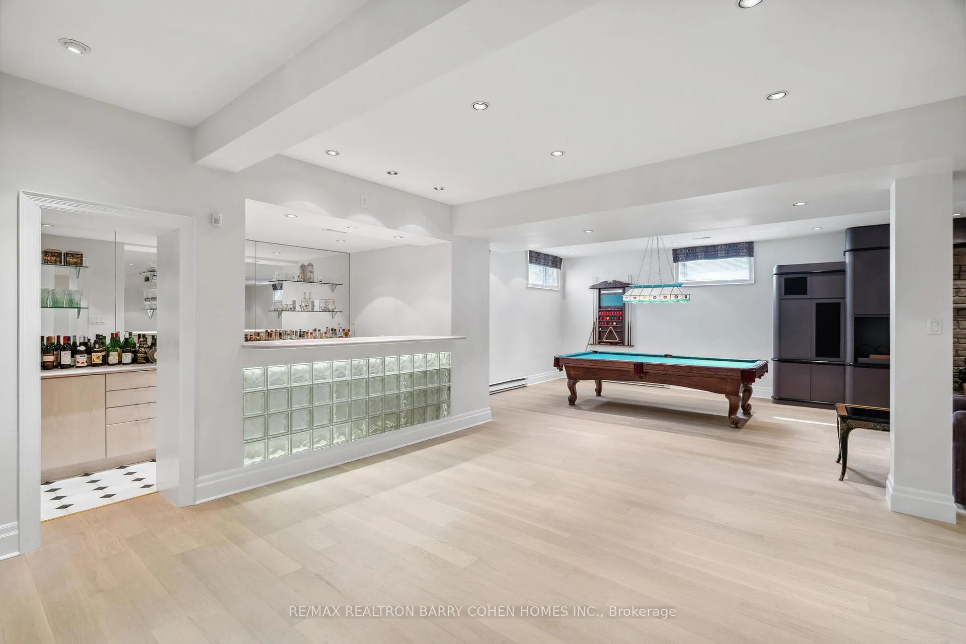 Photo 25 of 19 Vernham Avenue, North York, St. Andrew-Windfields — HOMEH