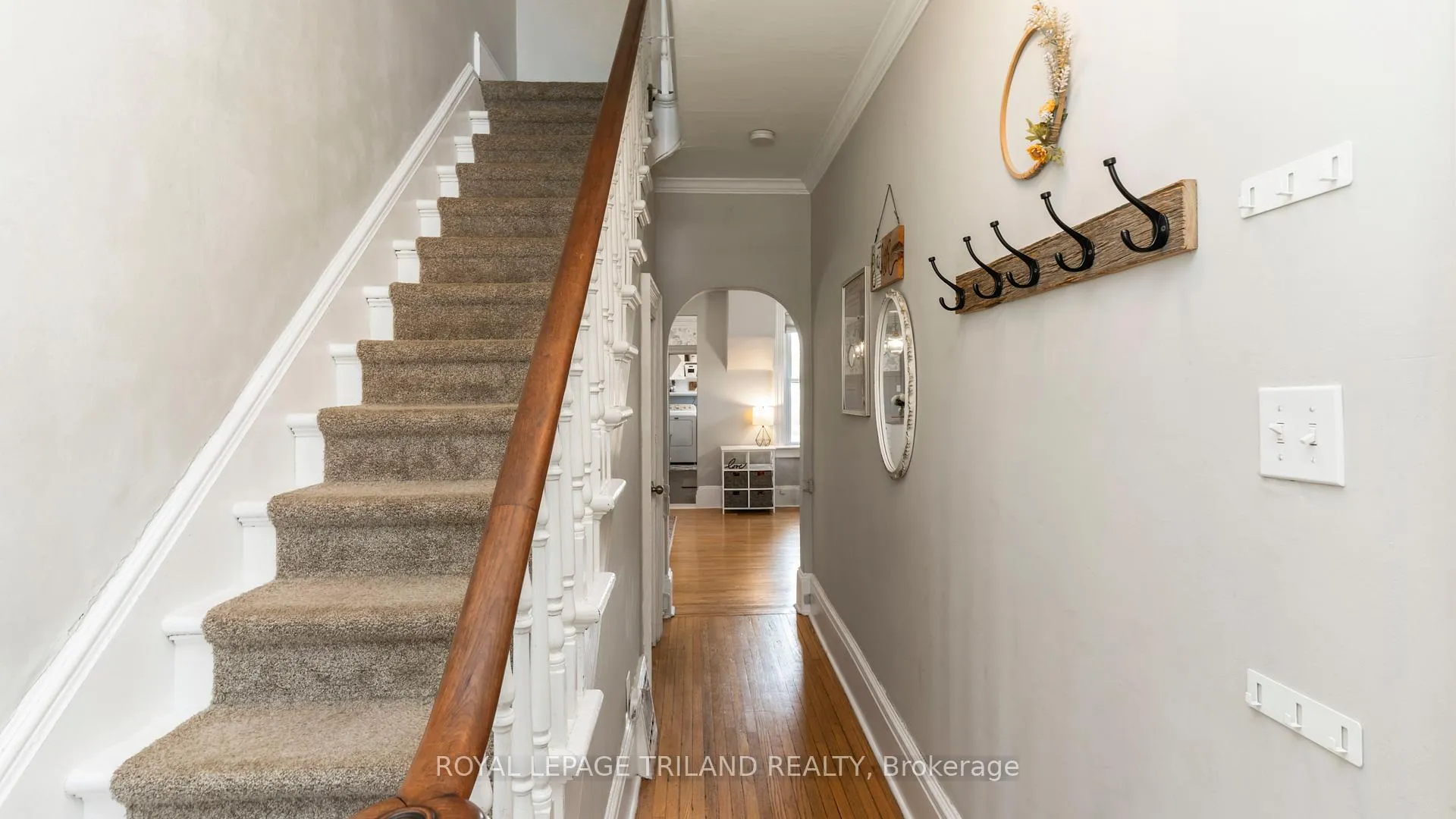 Photo 6 of 85 Maple Street, St. Thomas — HOMEH