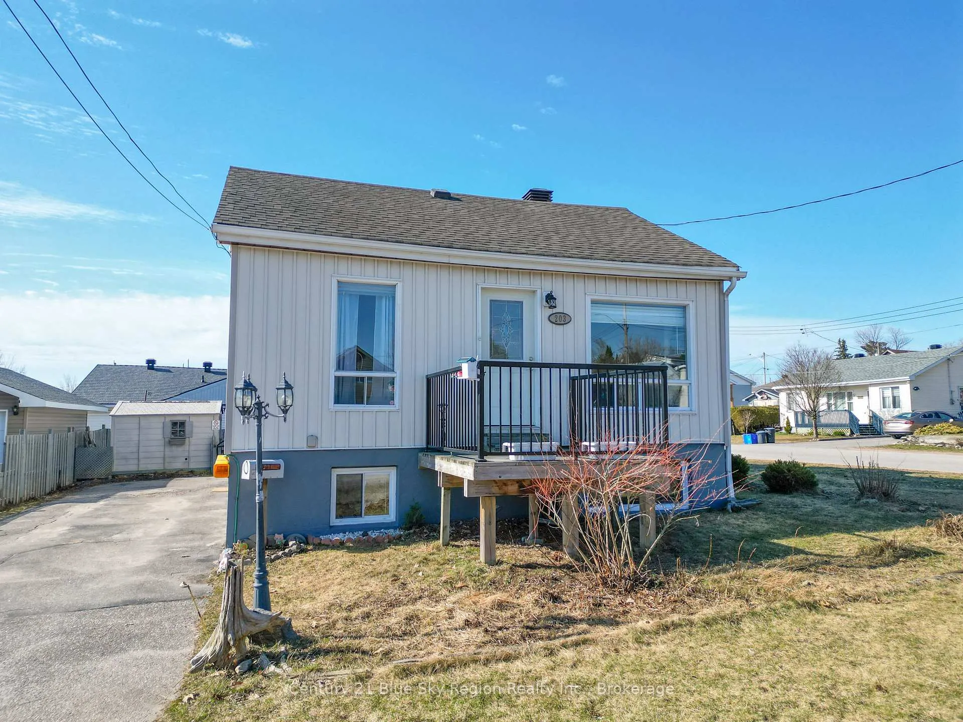 Photo 1 of 203 Hillcrest Avenue, North Bay, Central — HOMEH