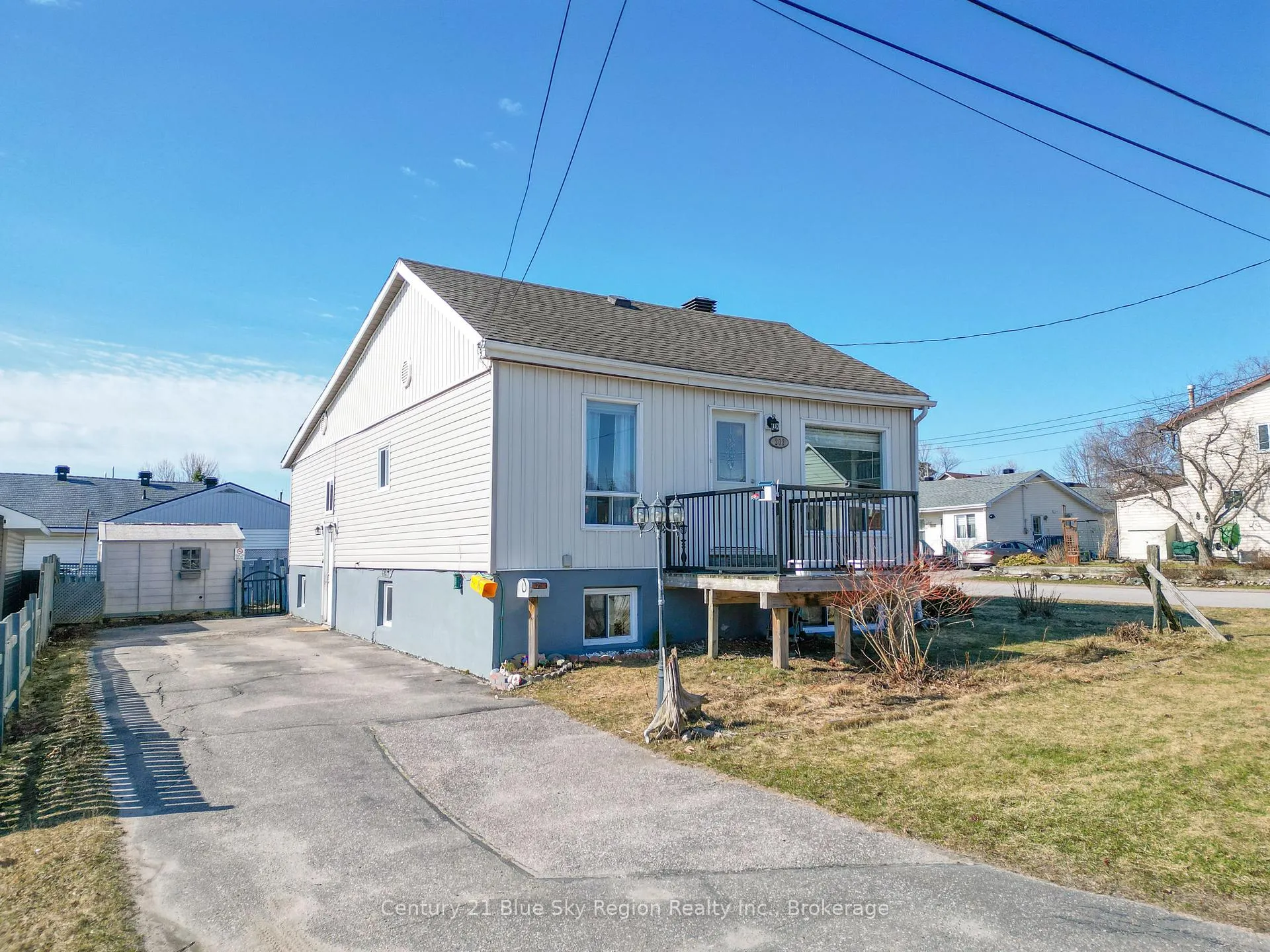 Photo 4 of 203 Hillcrest Avenue, North Bay, Central — HOMEH