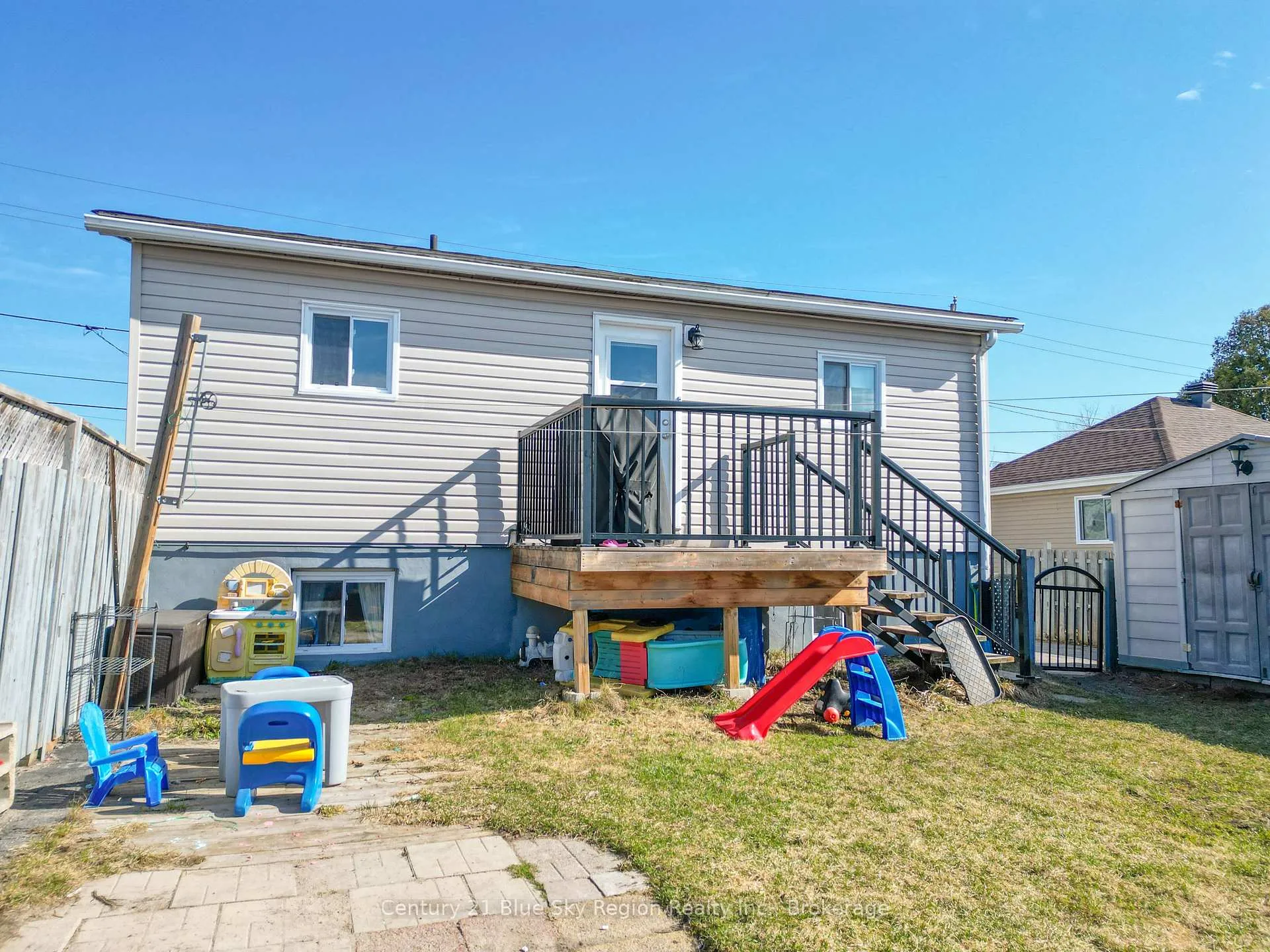 Photo 5 of 203 Hillcrest Avenue, North Bay, Central — HOMEH
