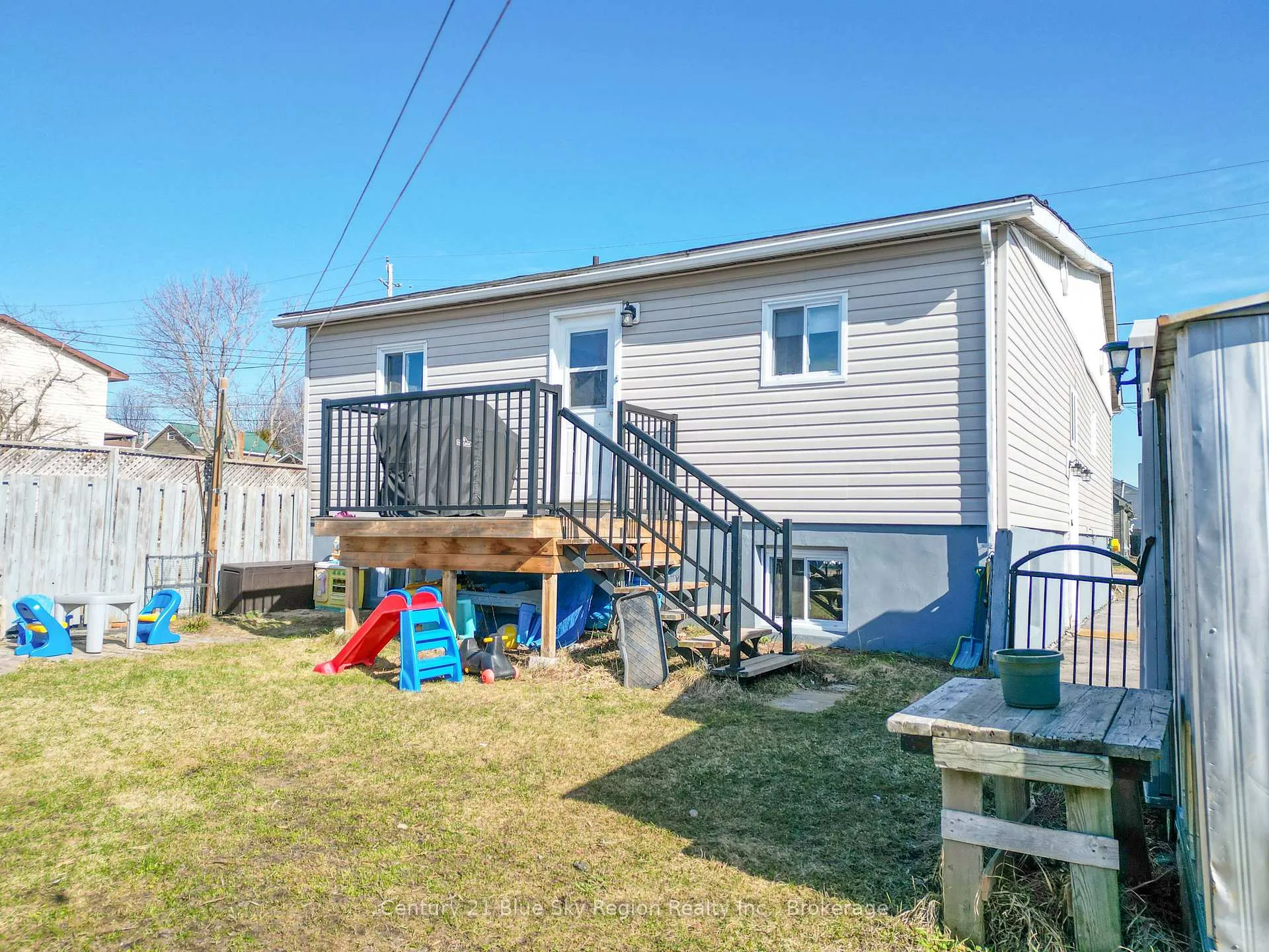 Photo 6 of 203 Hillcrest Avenue, North Bay, Central — HOMEH