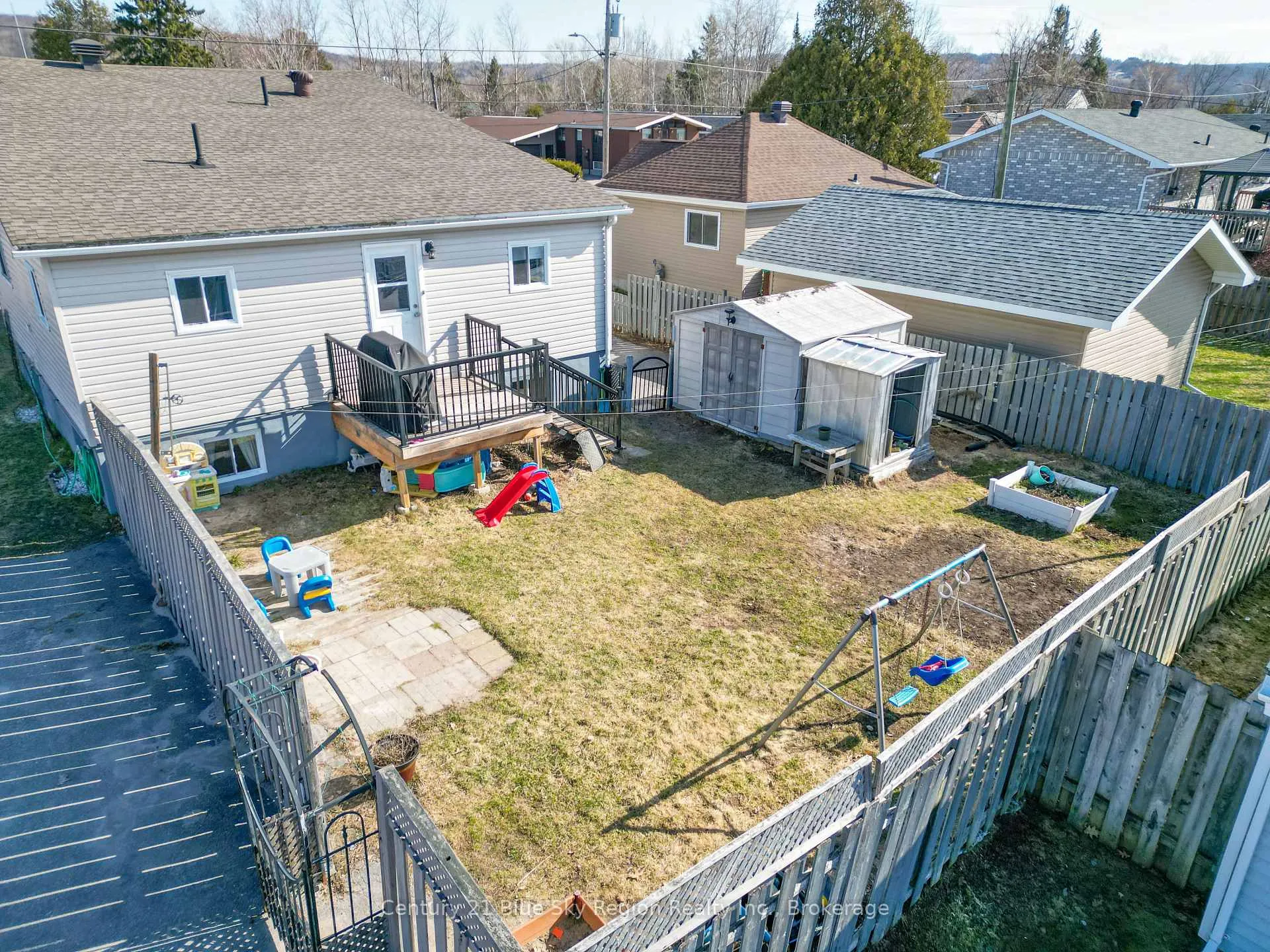 Photo 9 of 203 Hillcrest Avenue, North Bay, Central — HOMEH