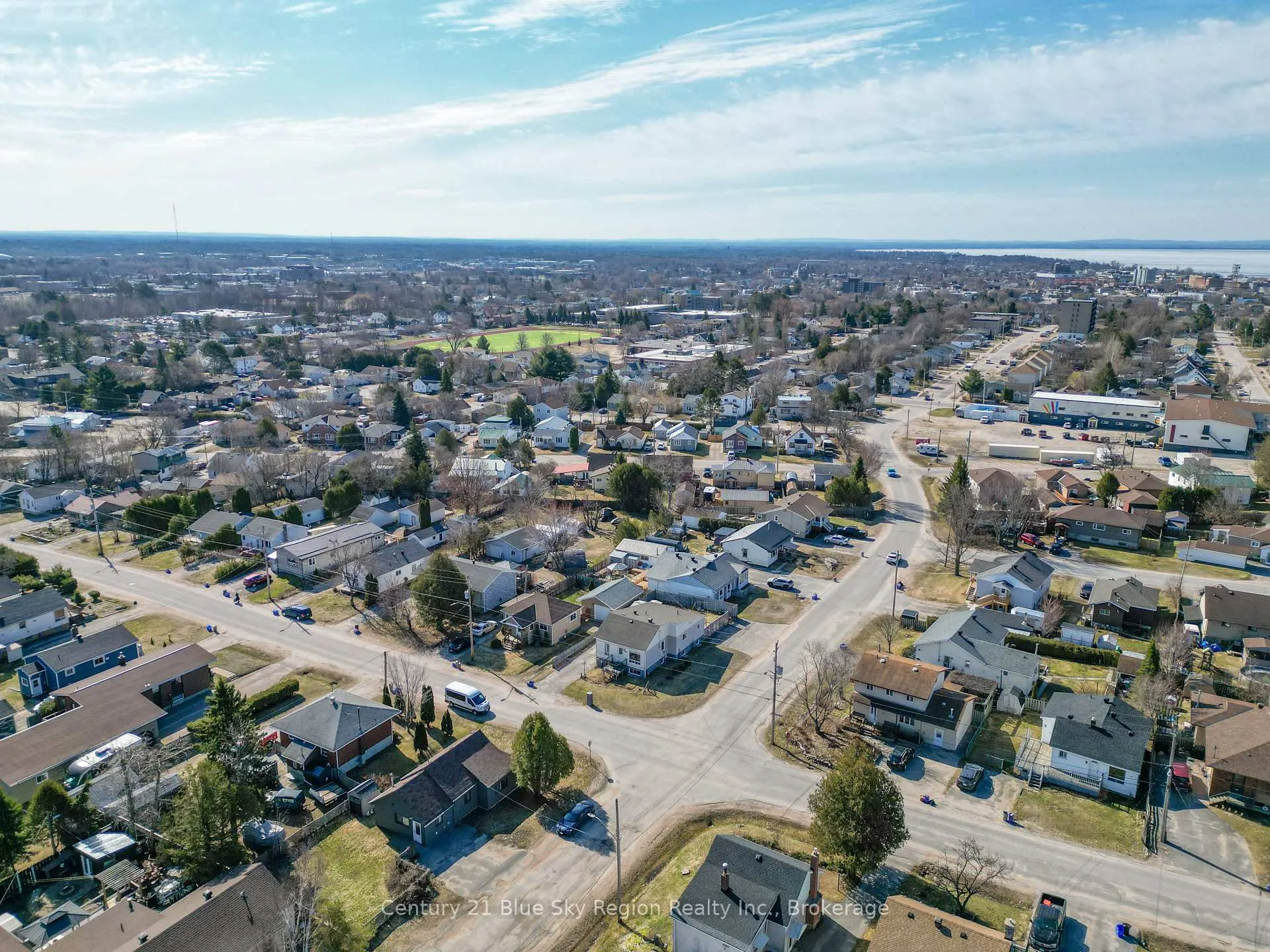 Photo 13 of 203 Hillcrest Avenue, North Bay, Central — HOMEH