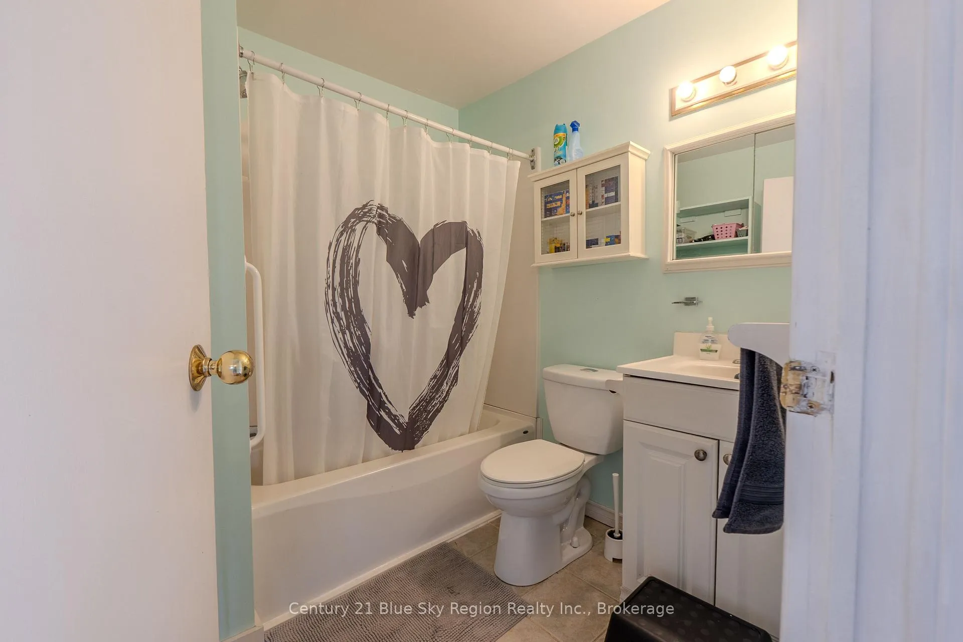 Photo 33 of 203 Hillcrest Avenue, North Bay, Central — HOMEH