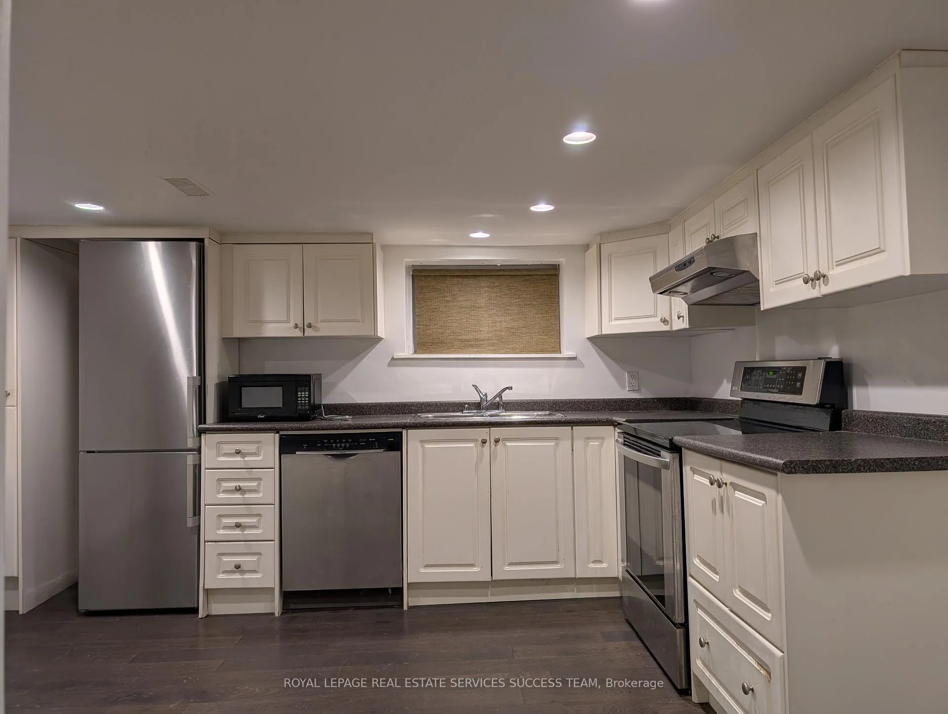 Photo 2 of Unit Basement, 494 Summerhill Avenue, Toronto, Rosedale-Moore Park — HOMEH