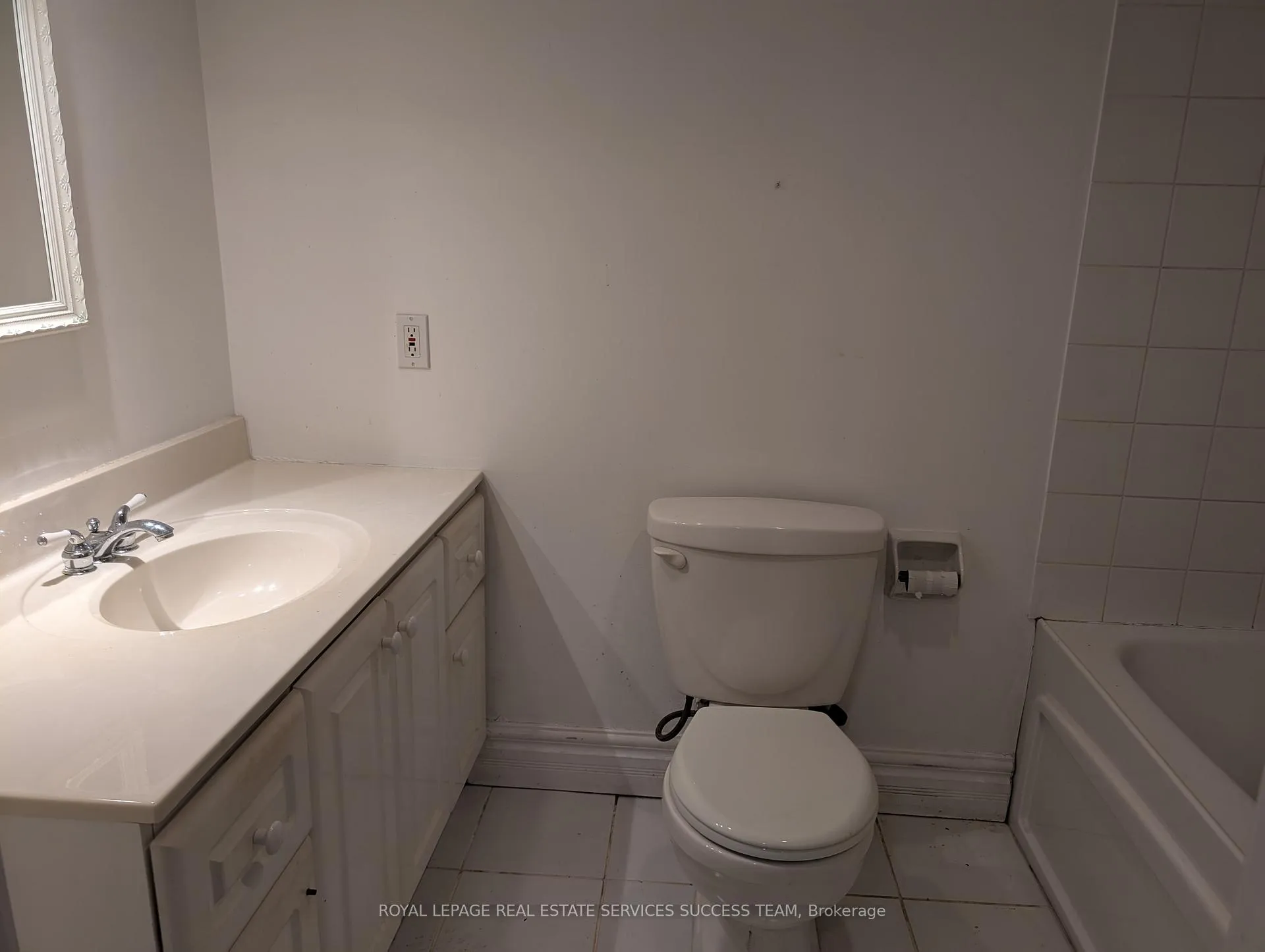 Photo 7 of Unit Basement, 494 Summerhill Avenue, Toronto, Rosedale-Moore Park — HOMEH