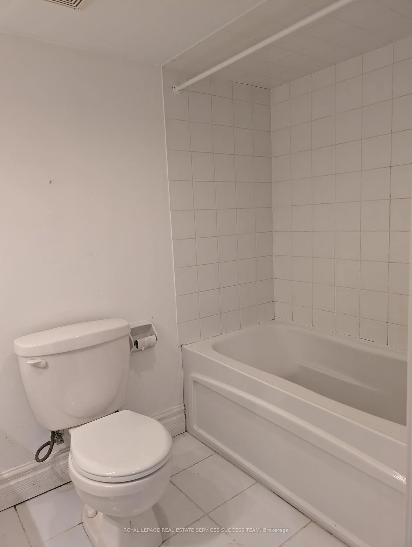 Photo 8 of Unit Basement, 494 Summerhill Avenue, Toronto, Rosedale-Moore Park — HOMEH