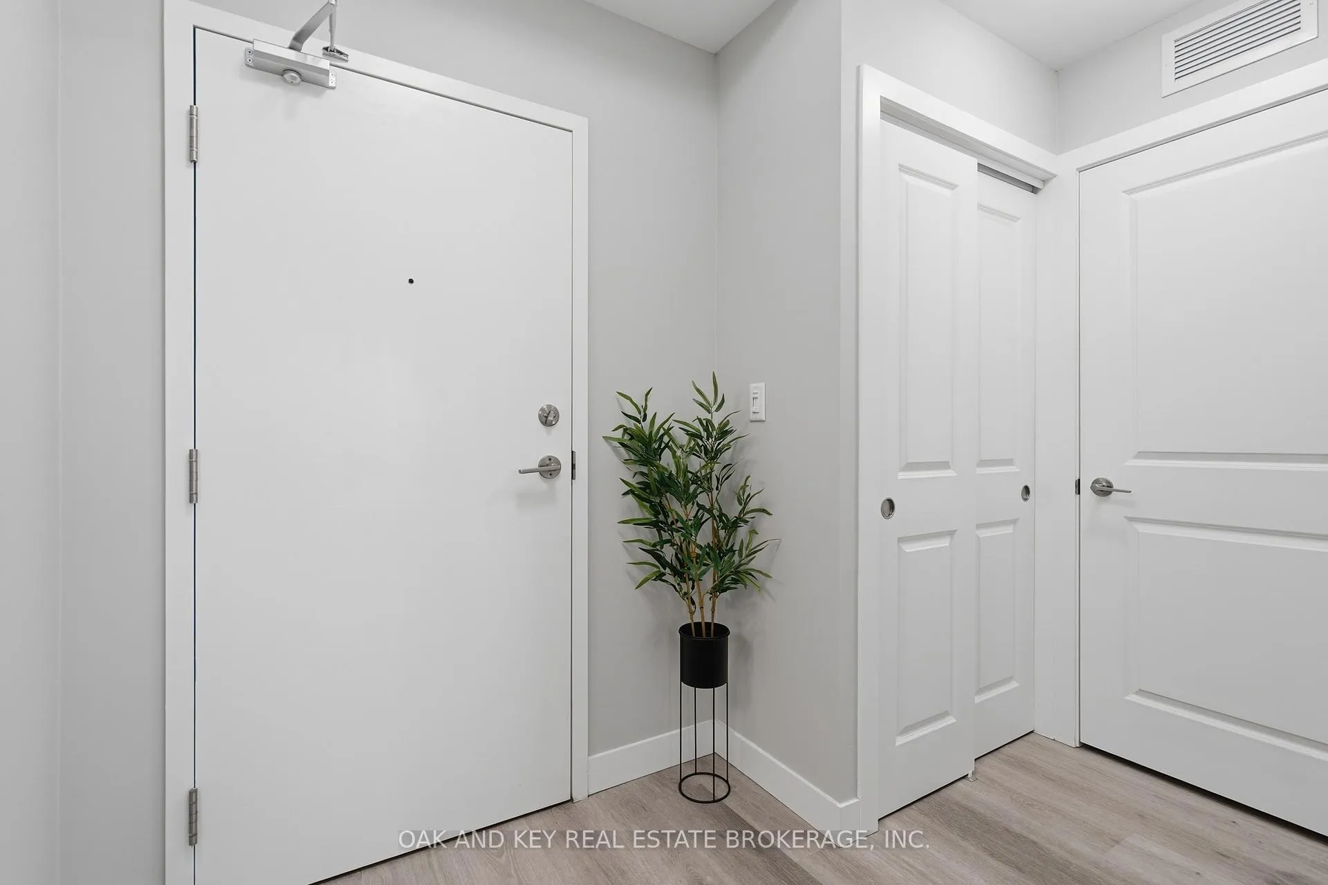Photo 7 of Unit 203, 100 The Promenade, Southwold, Rural Southwold — HOMEH