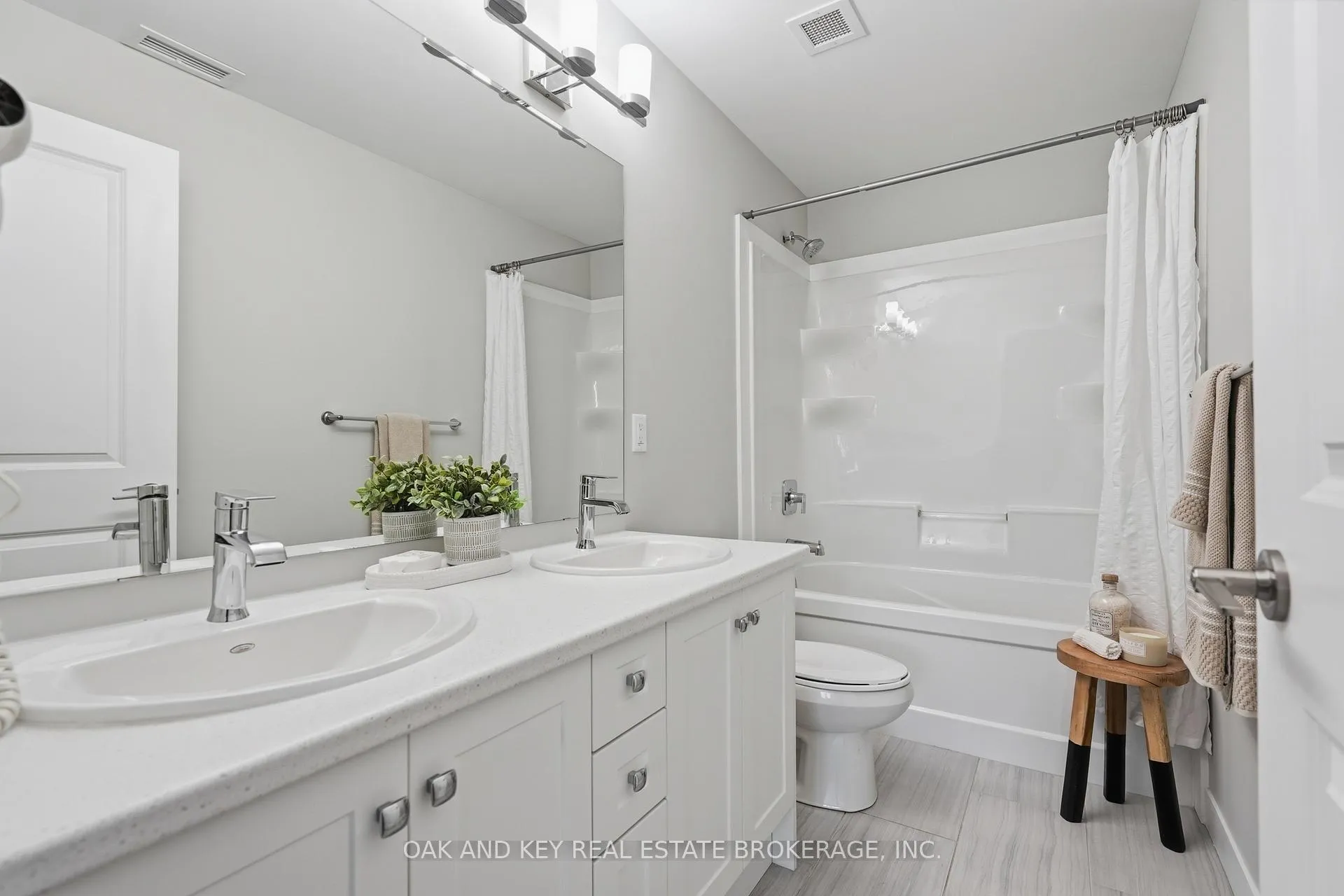 Photo 20 of Unit 203, 100 The Promenade, Southwold, Rural Southwold — HOMEH