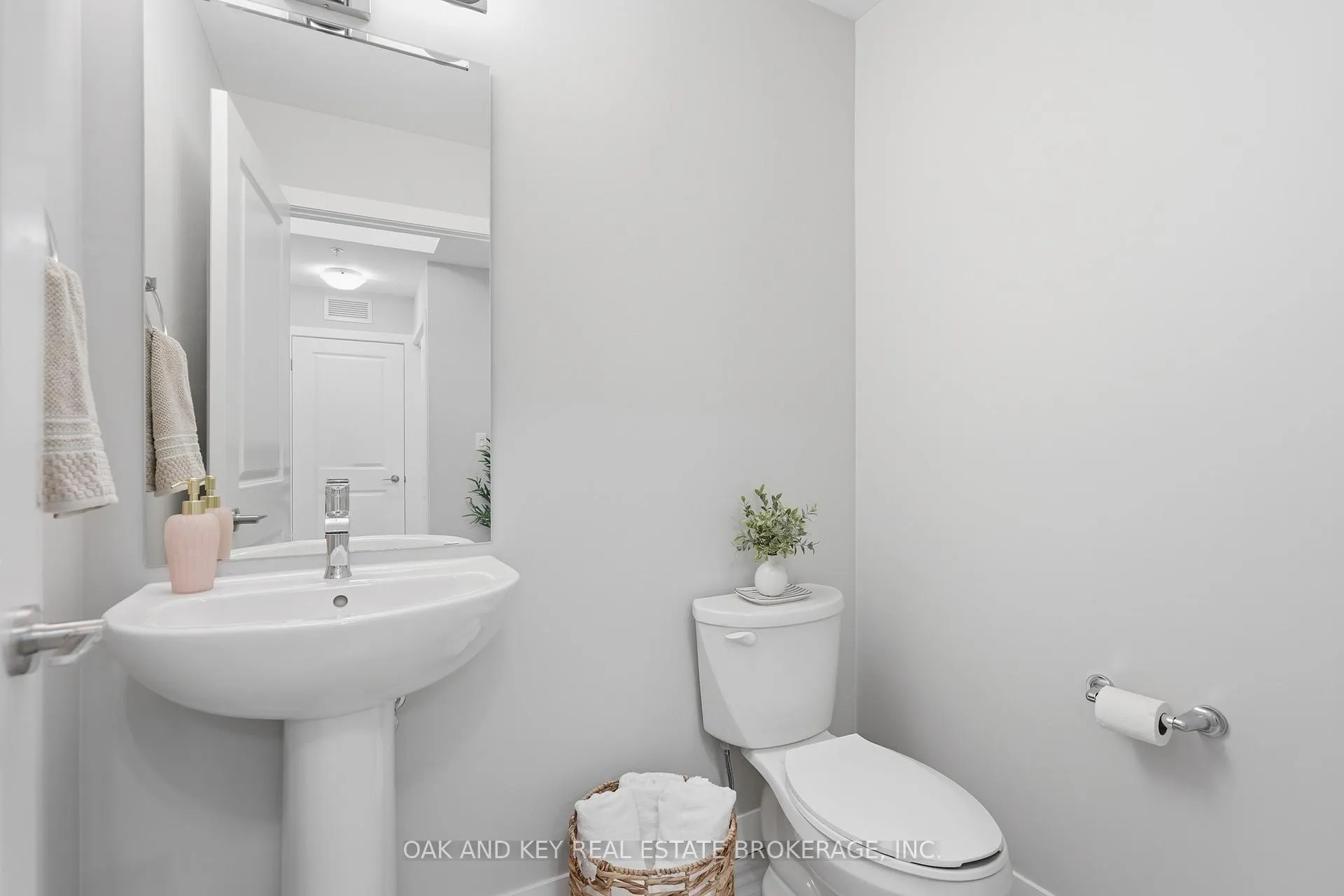 Photo 21 of Unit 203, 100 The Promenade, Southwold, Rural Southwold — HOMEH
