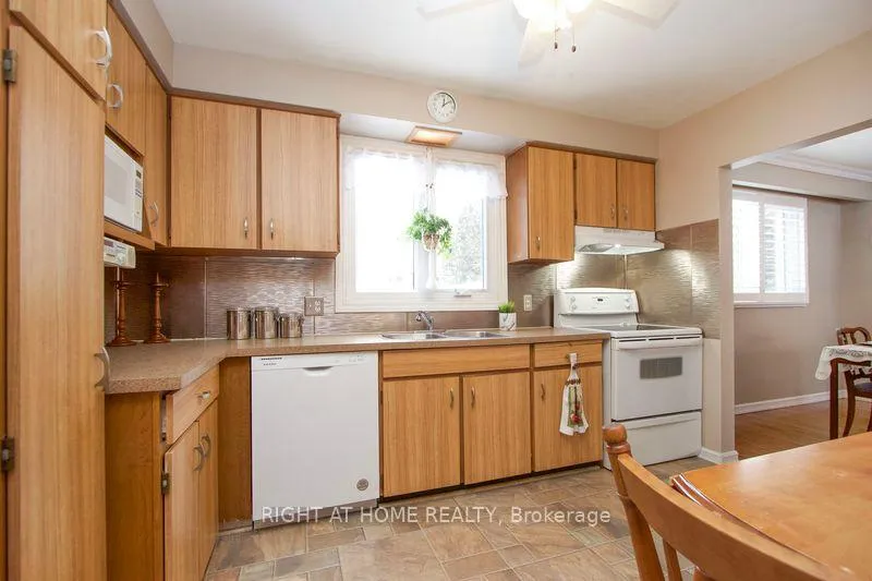 Photo 5 of 295 Central Park Boulevard N, Oshawa, O'Neill — HOMEH