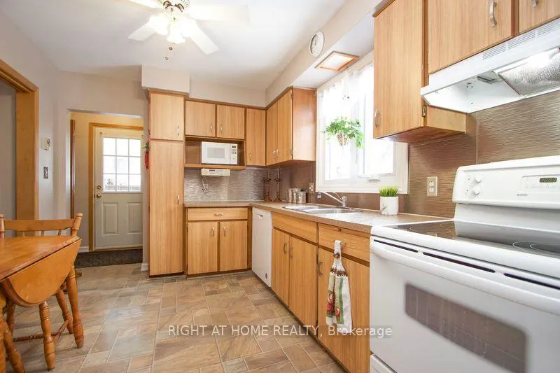 Photo 7 of 295 Central Park Boulevard N, Oshawa, O'Neill — HOMEH