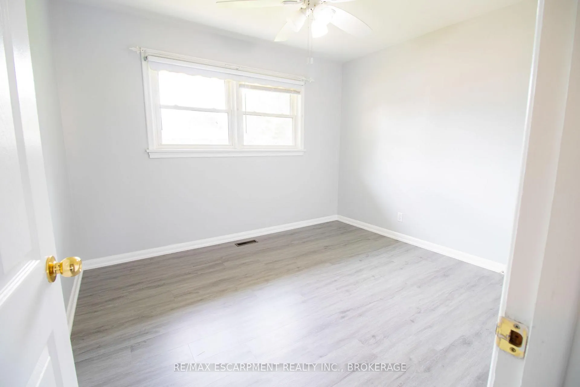 Photo 11 of Unit 1, 98 James Street E, Welland, Dain City — HOMEH