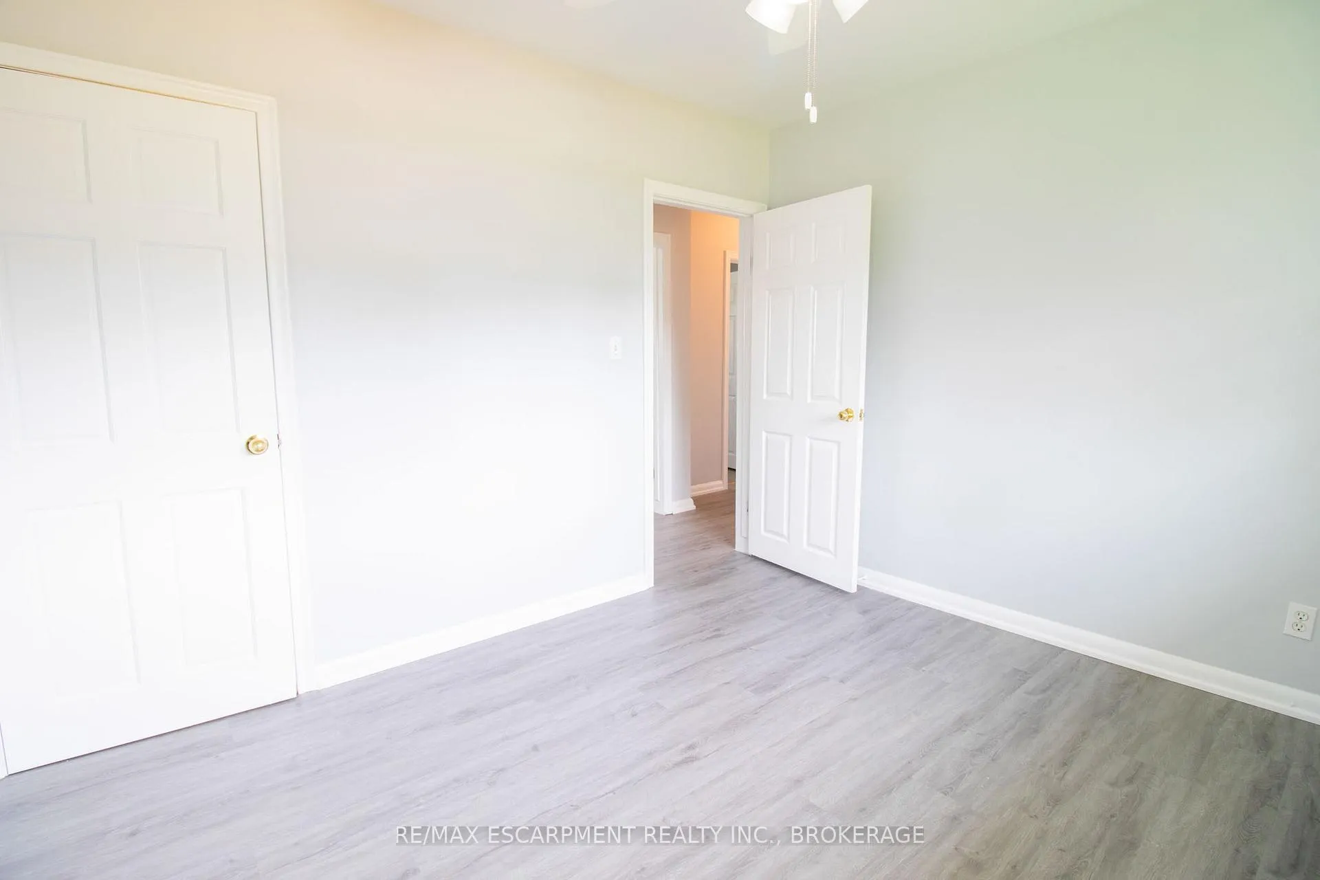 Photo 12 of Unit 1, 98 James Street E, Welland, Dain City — HOMEH