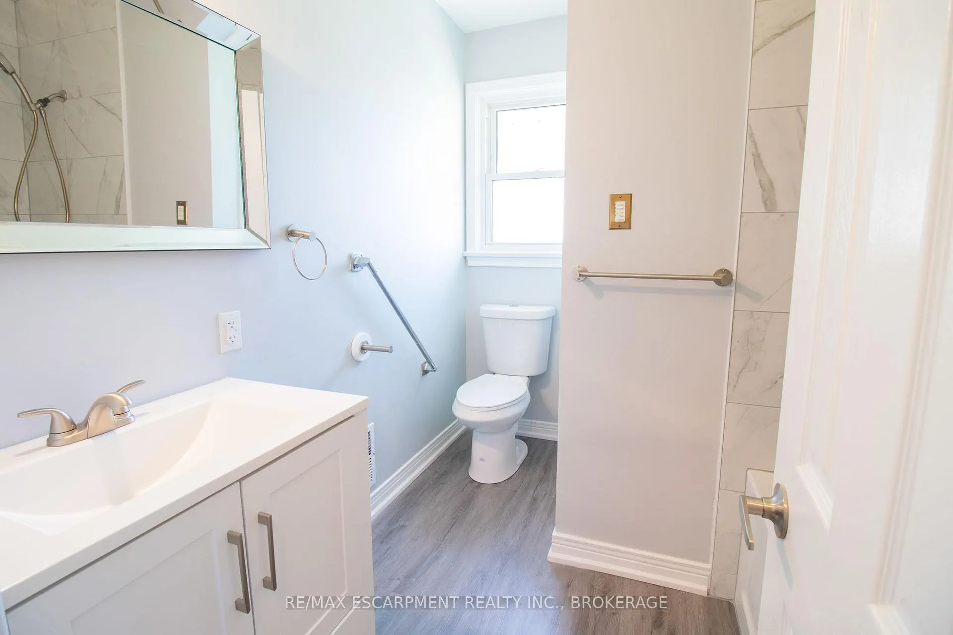 Photo 15 of Unit 1, 98 James Street E, Welland, Dain City — HOMEH