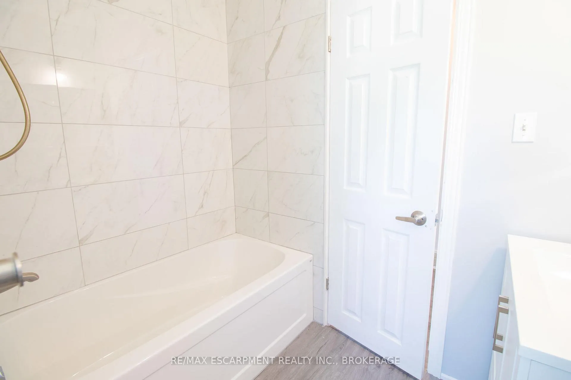 Photo 17 of Unit 1, 98 James Street E, Welland, Dain City — HOMEH