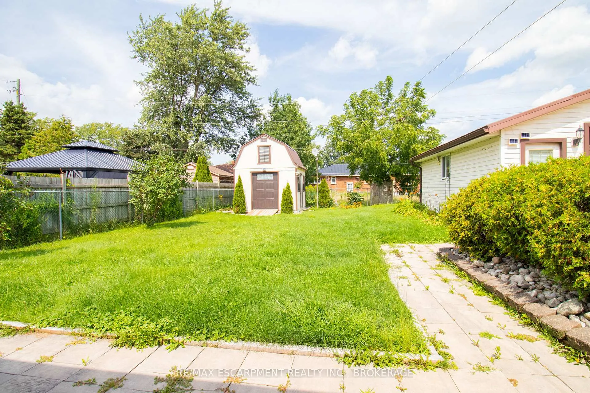 Photo 19 of Unit 1, 98 James Street E, Welland, Dain City — HOMEH