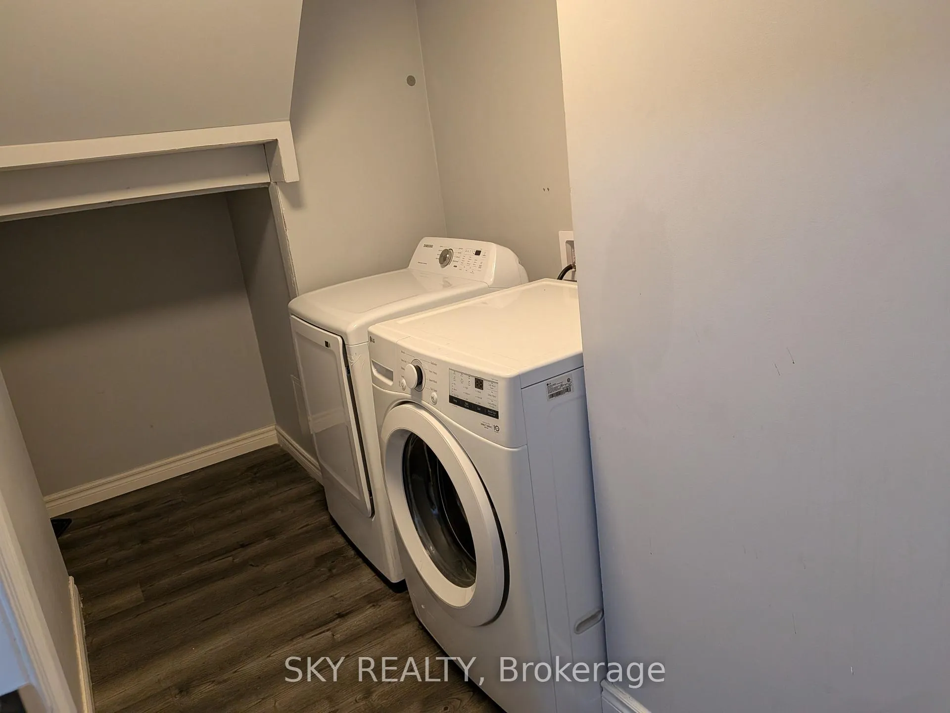 Photo 13 of Unit Upper, 3 Panorama Crescent, Brampton, Northgate — HOMEH
