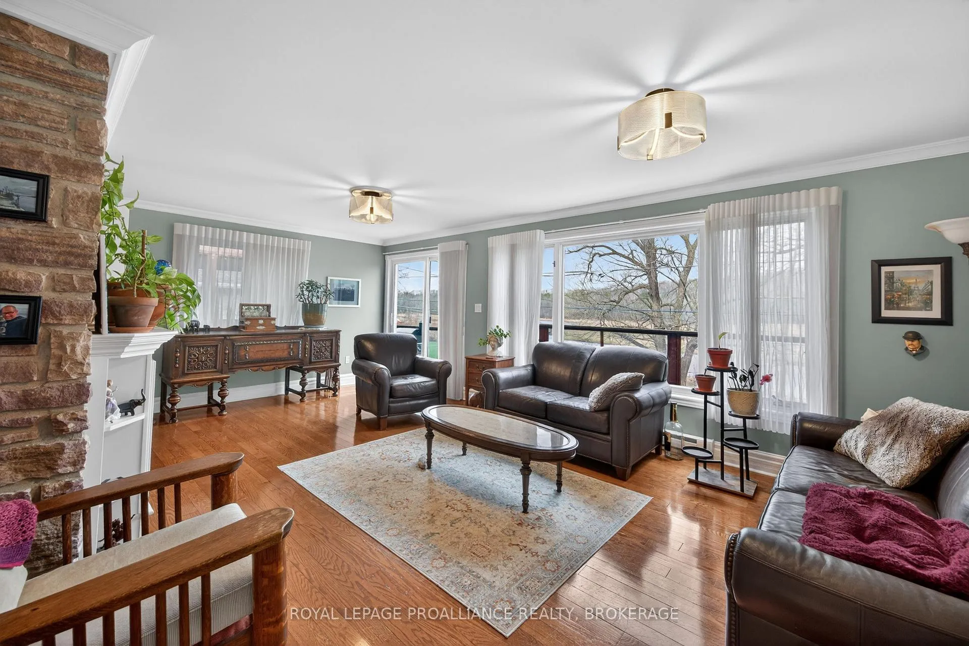 Photo 4 of 727 Aylmer Crescent, Kingston, South of Taylor-Kidd Blvd — HOMEH