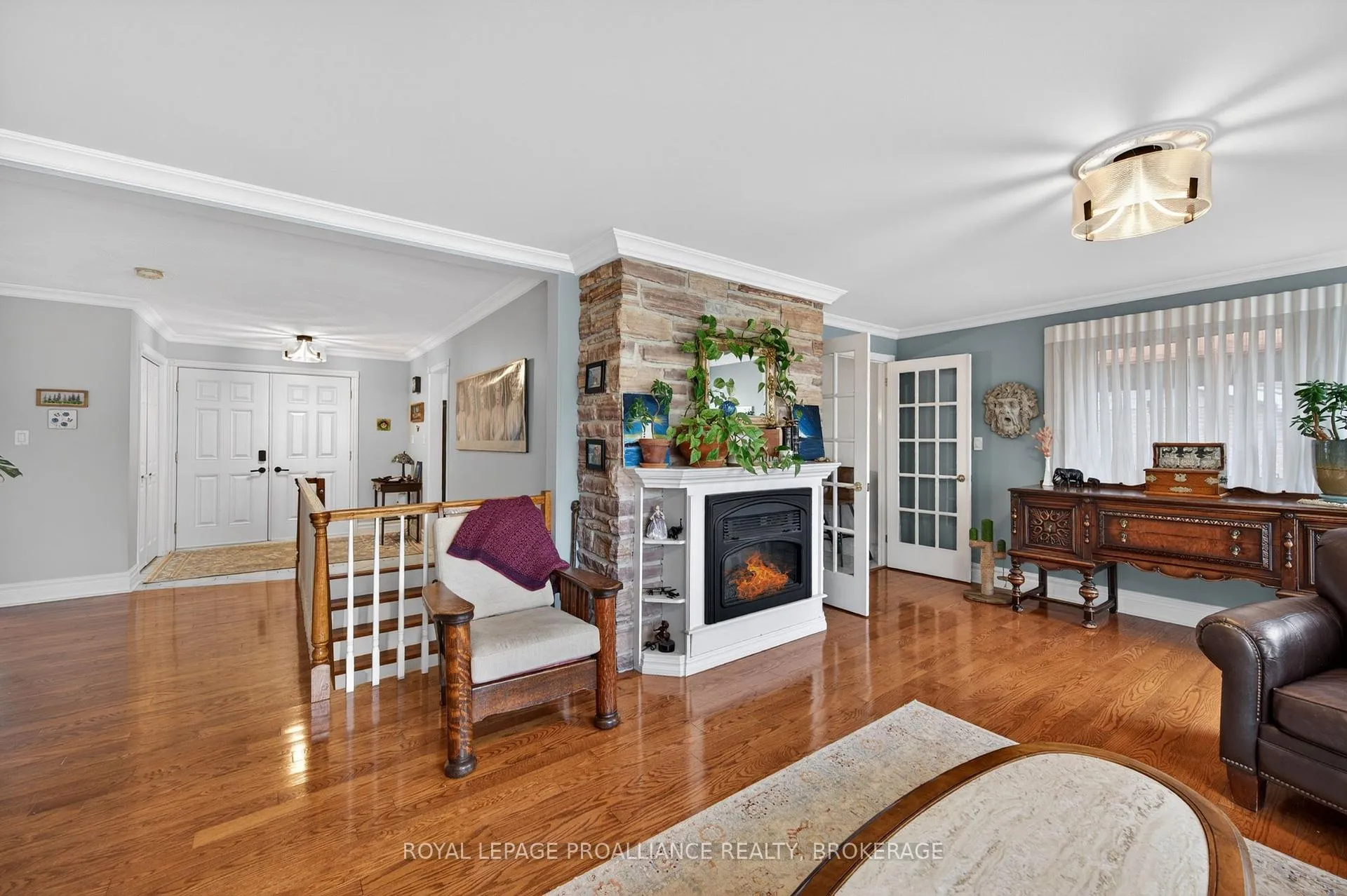 Photo 5 of 727 Aylmer Crescent, Kingston, South of Taylor-Kidd Blvd — HOMEH