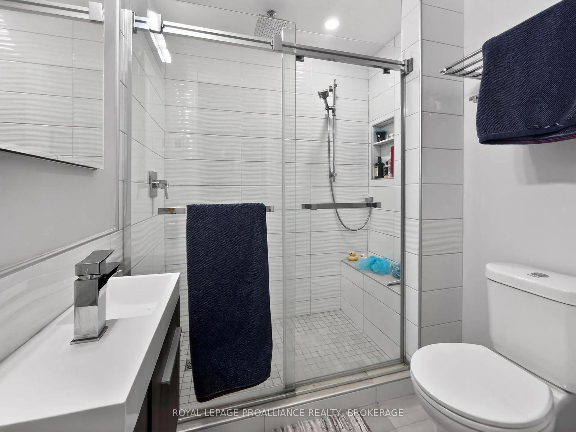 Photo 16 of 727 Aylmer Crescent, Kingston, South of Taylor-Kidd Blvd — HOMEH