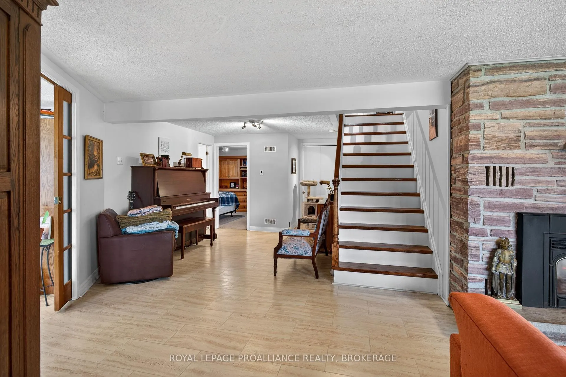 Photo 21 of 727 Aylmer Crescent, Kingston, South of Taylor-Kidd Blvd — HOMEH