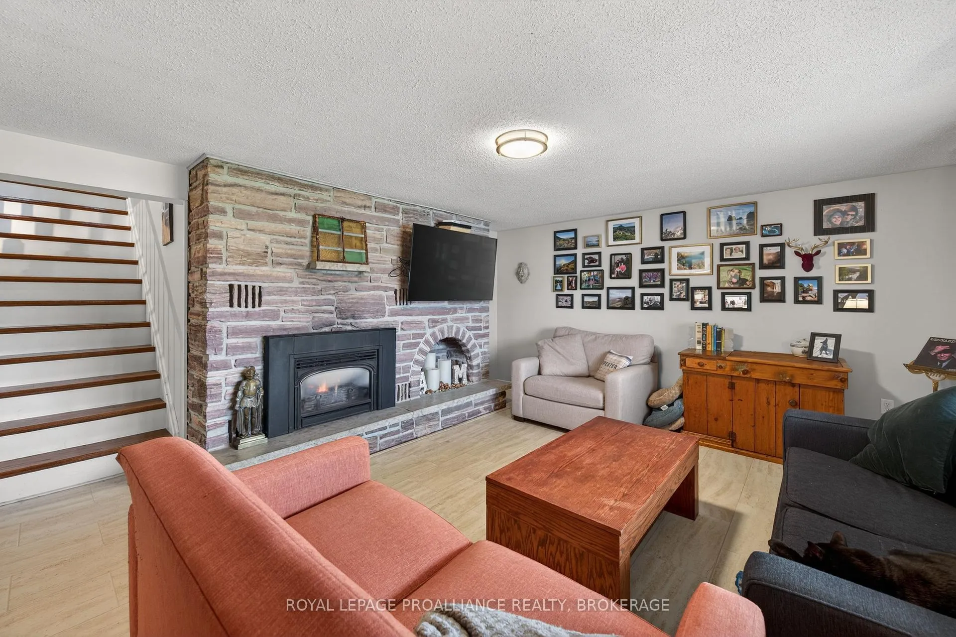 Photo 23 of 727 Aylmer Crescent, Kingston, South of Taylor-Kidd Blvd — HOMEH