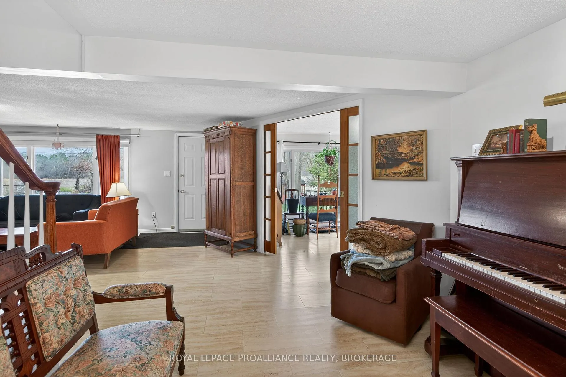Photo 24 of 727 Aylmer Crescent, Kingston, South of Taylor-Kidd Blvd — HOMEH