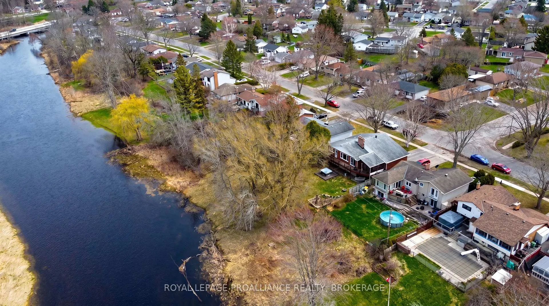 Photo 42 of 727 Aylmer Crescent, Kingston, South of Taylor-Kidd Blvd — HOMEH