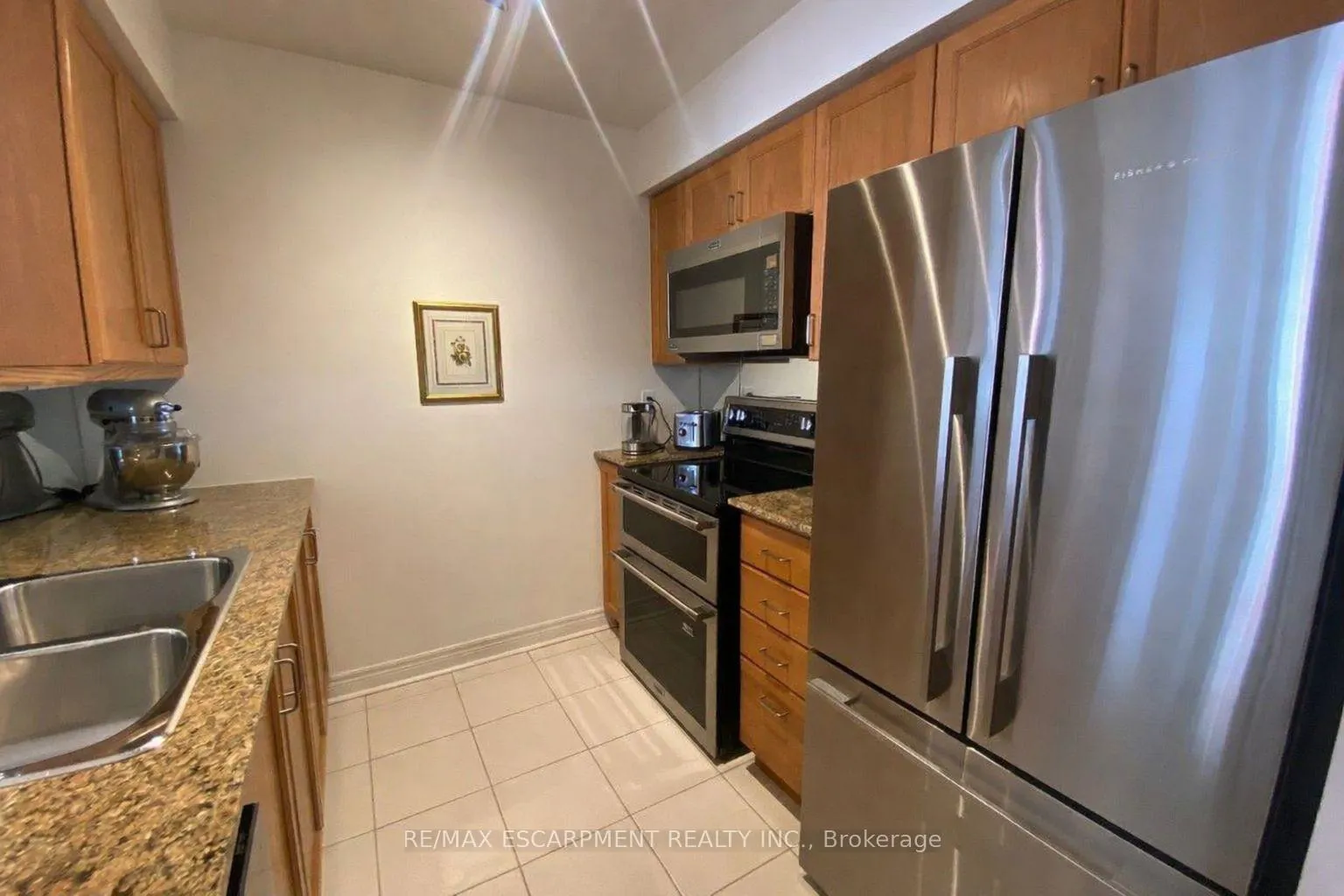 Photo 6 of Unit 507, 40 Old Mill Road, Oakville, Old Oakville — HOMEH