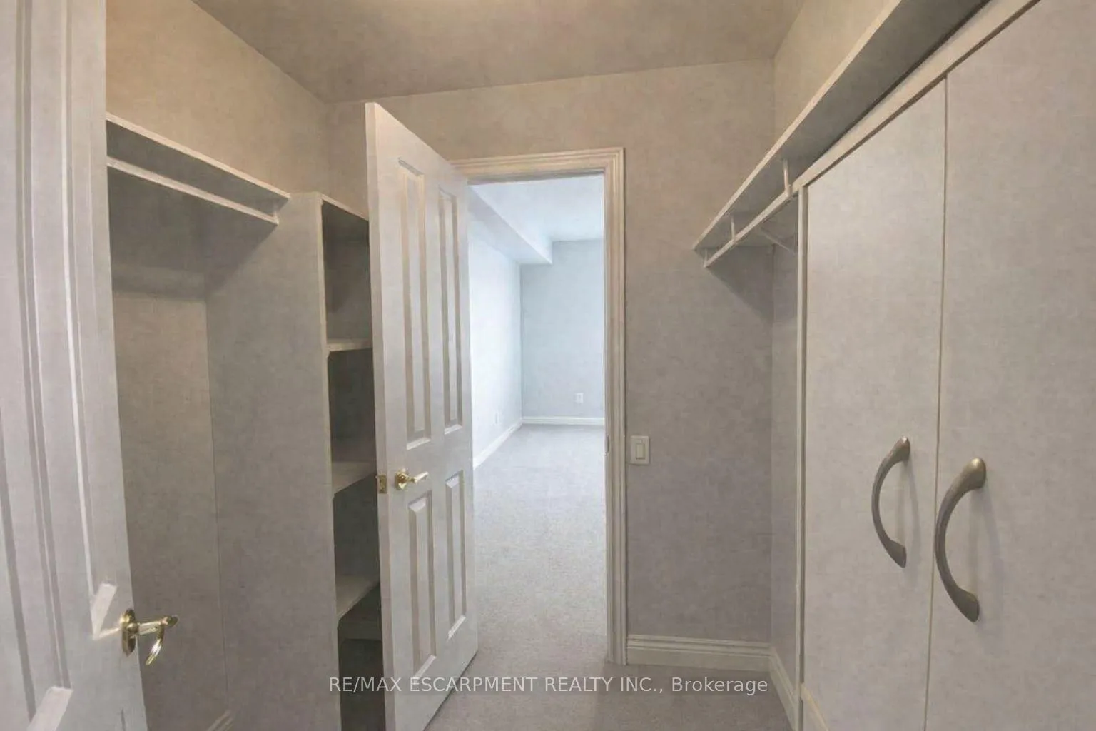 Photo 10 of Unit 507, 40 Old Mill Road, Oakville, Old Oakville — HOMEH