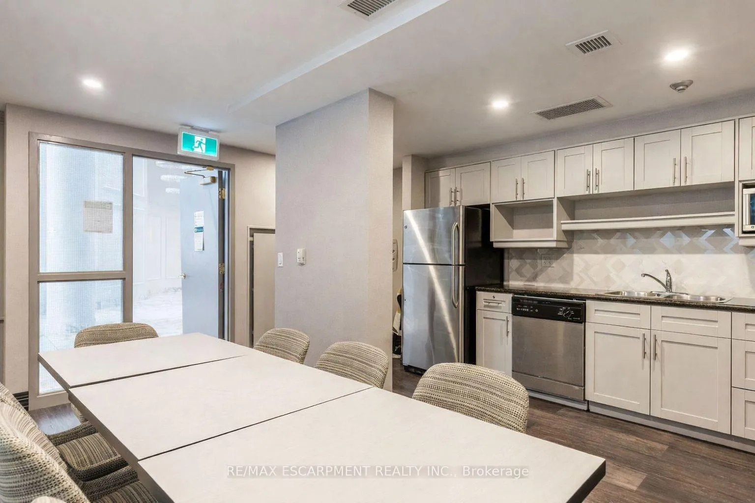Photo 17 of Unit 507, 40 Old Mill Road, Oakville, Old Oakville — HOMEH