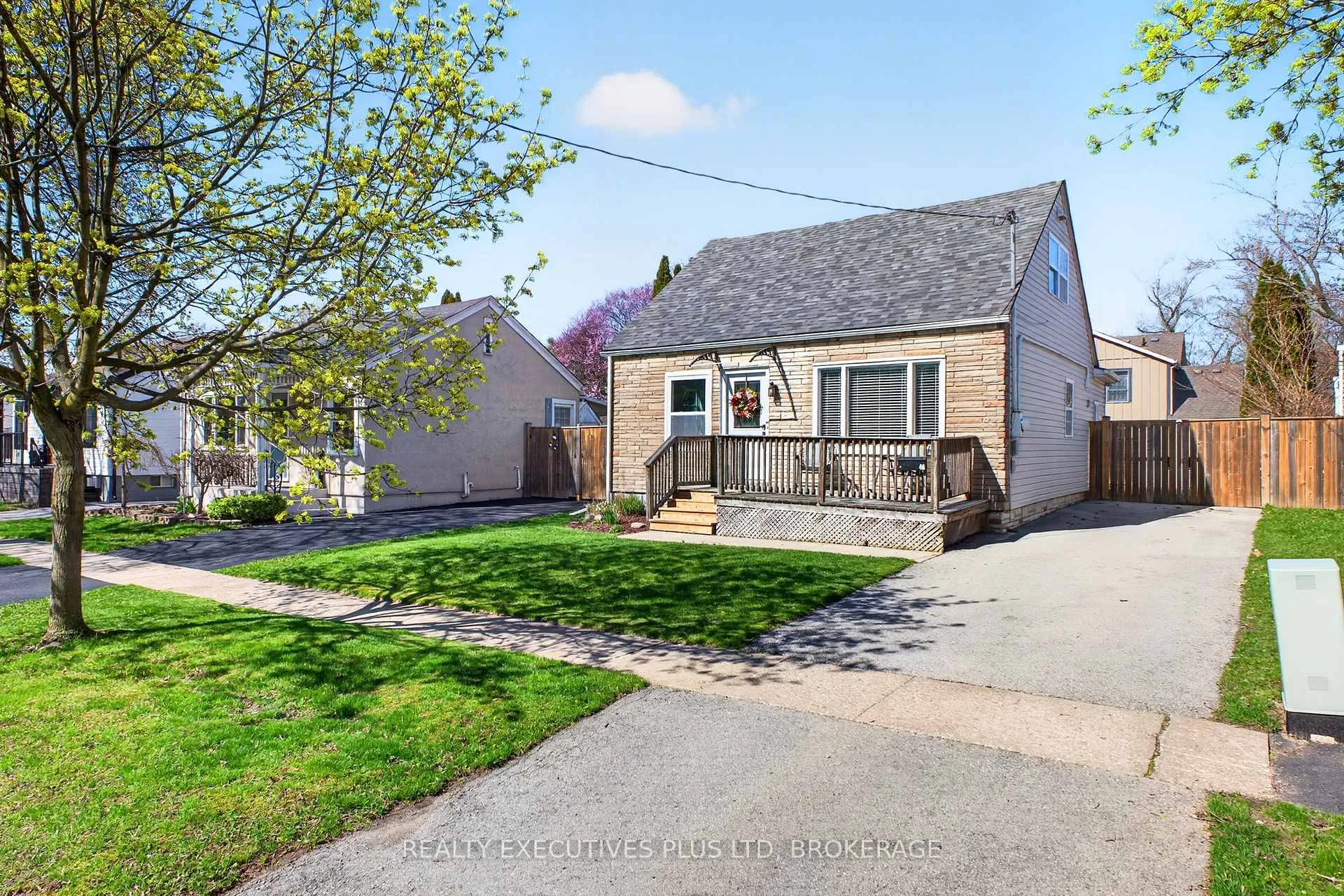 Photo 1 of 46 Doncaster Boulevard, St. Catharines, Fairview — HOMEH