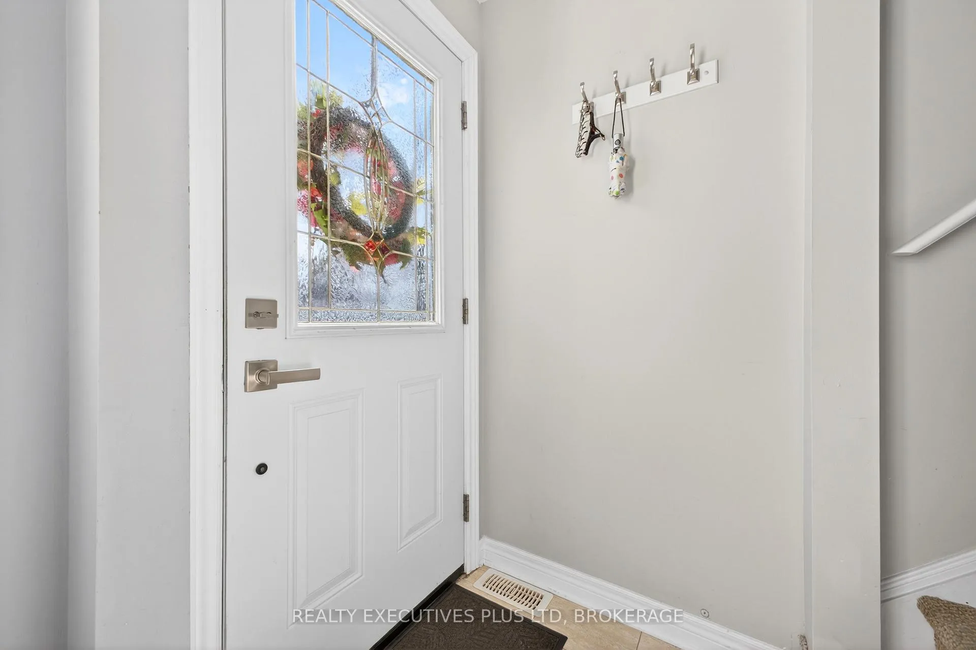 Photo 4 of 46 Doncaster Boulevard, St. Catharines, Fairview — HOMEH