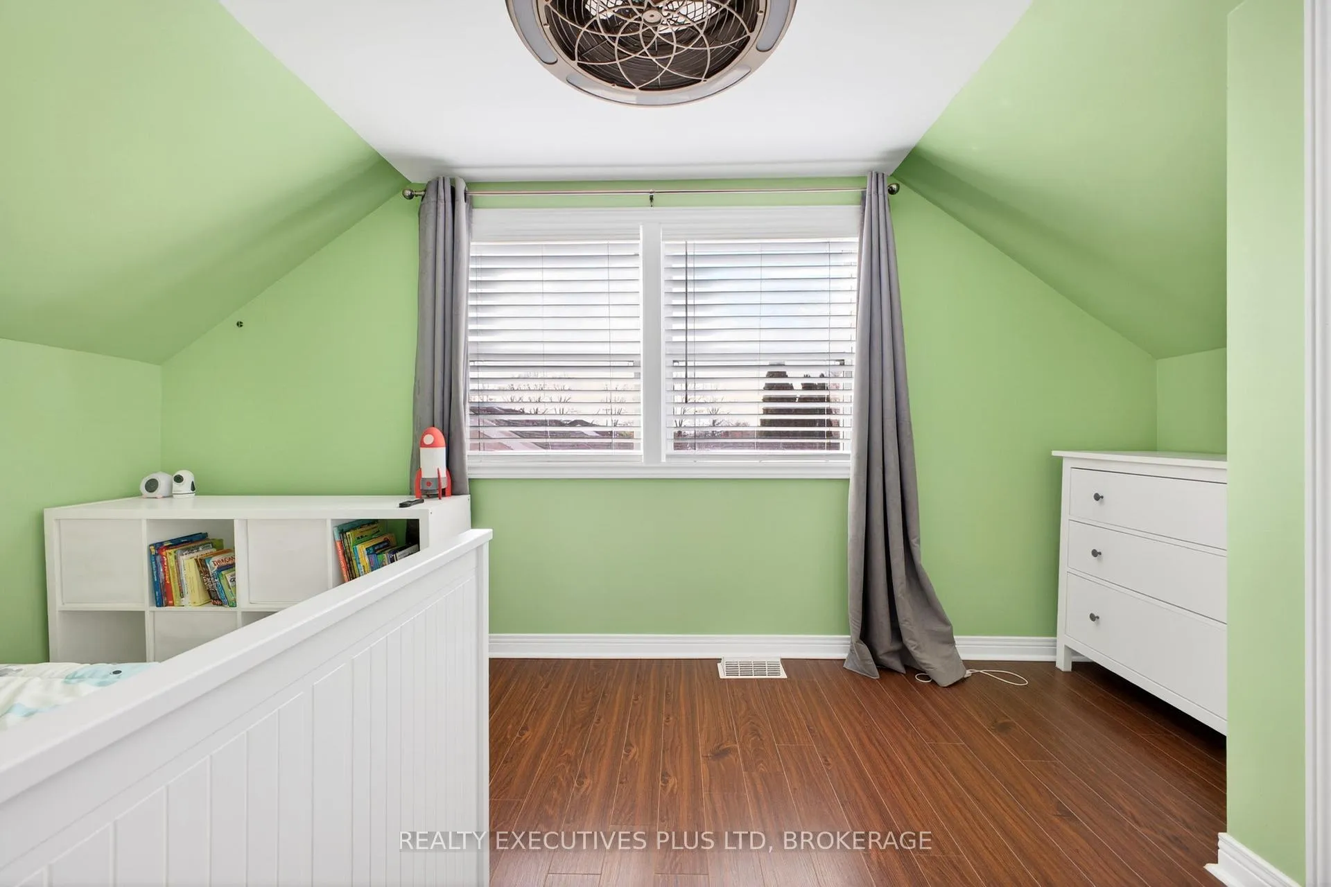 Photo 25 of 46 Doncaster Boulevard, St. Catharines, Fairview — HOMEH