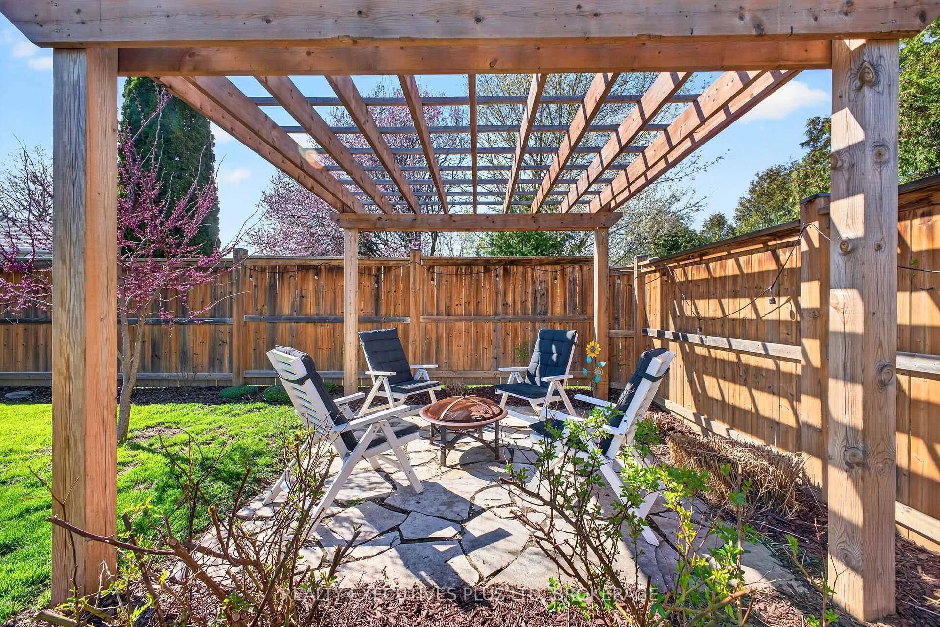 Photo 37 of 46 Doncaster Boulevard, St. Catharines, Fairview — HOMEH