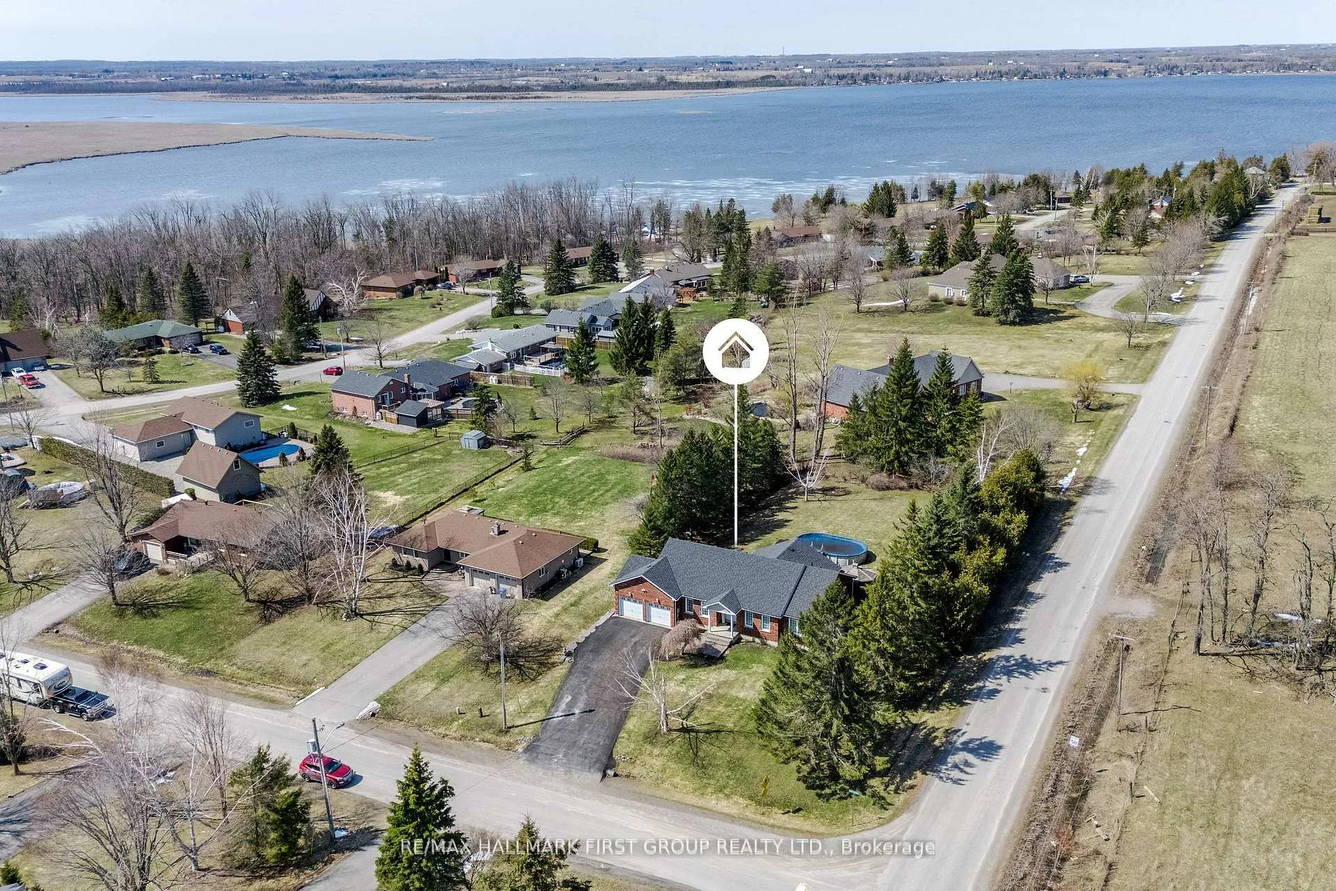 Photo 3 of 4 Bluewater Avenue, Kawartha Lakes, Fenelon — HOMEH
