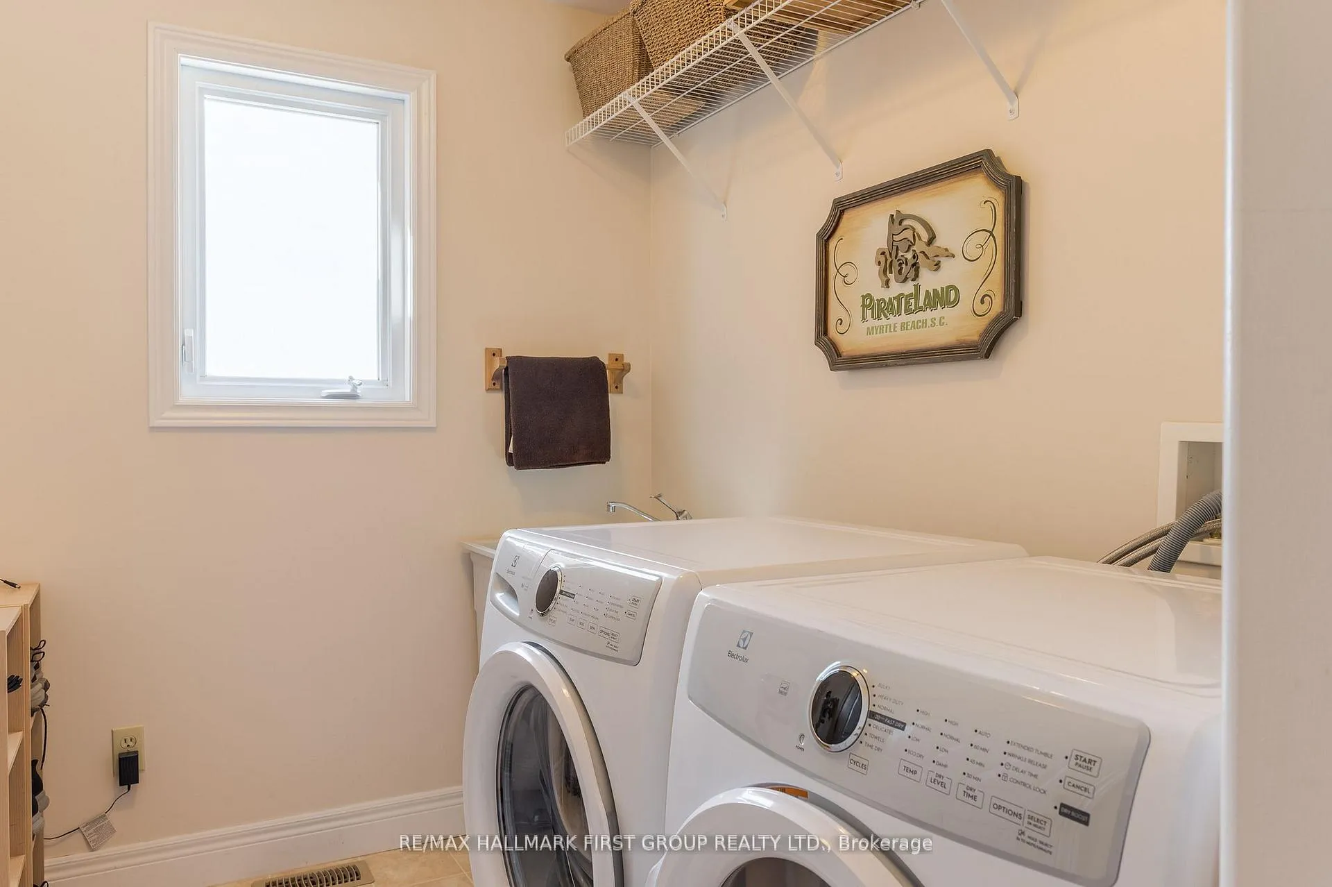 Photo 18 of 4 Bluewater Avenue, Kawartha Lakes, Fenelon — HOMEH