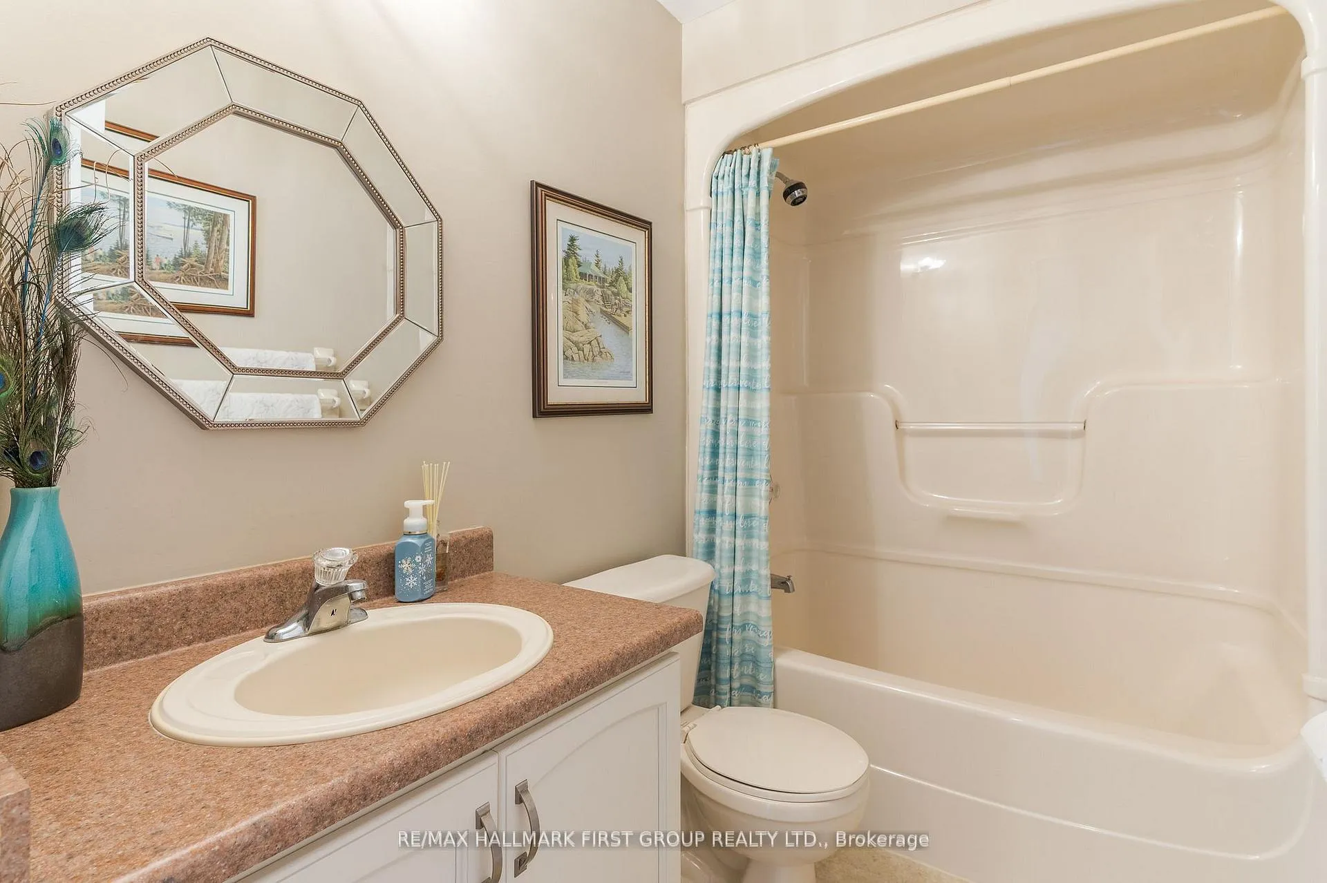 Photo 24 of 4 Bluewater Avenue, Kawartha Lakes, Fenelon — HOMEH