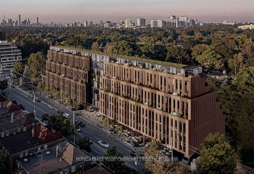 Front of Unit 703, 1720 Bayview Avenue