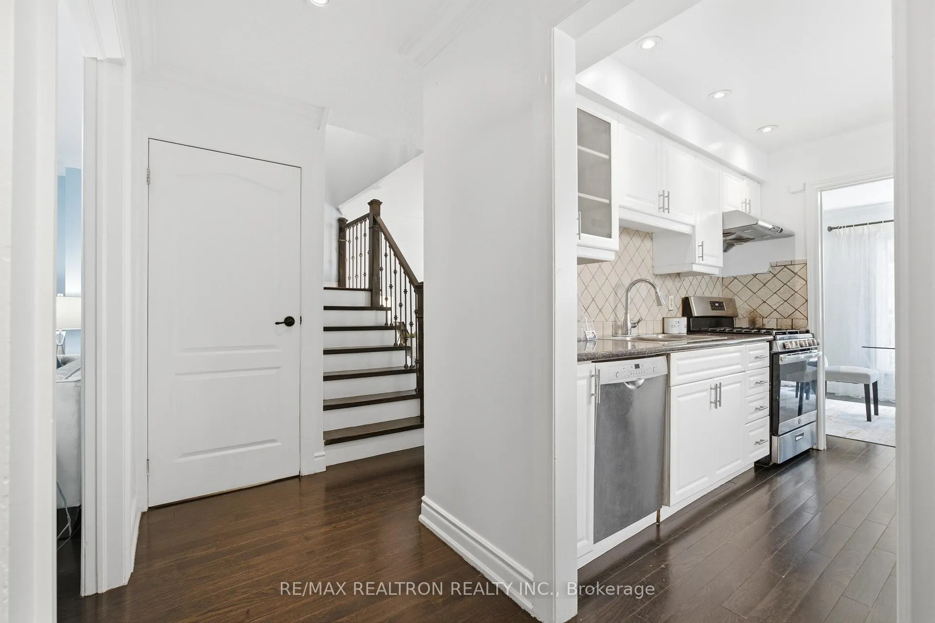 Photo 2 of 150 Borrows Street, Vaughan, Lakeview Estates — HOMEH