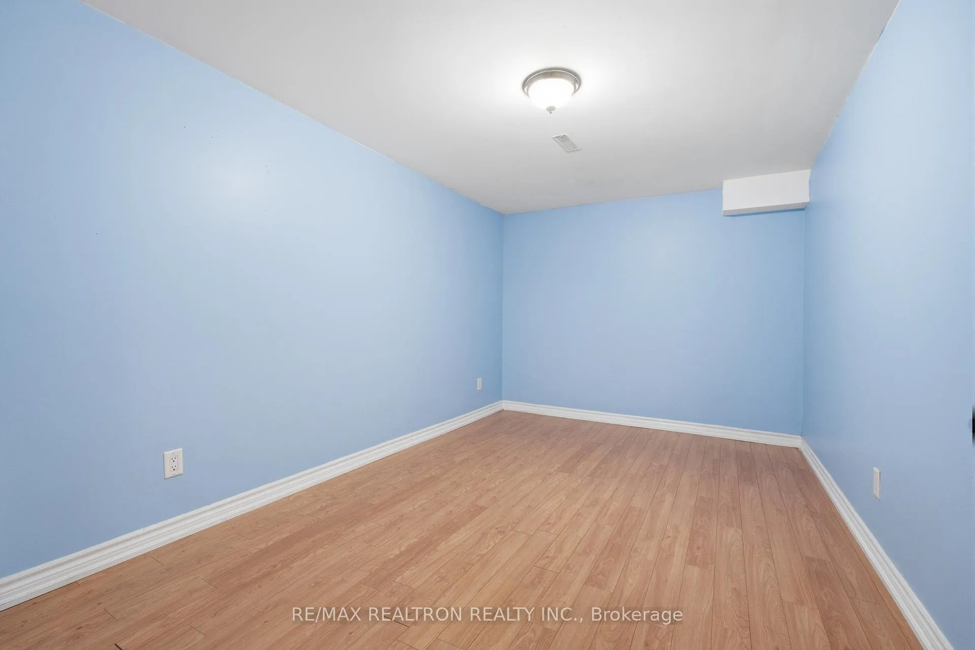Photo 31 of 150 Borrows Street, Vaughan, Lakeview Estates — HOMEH