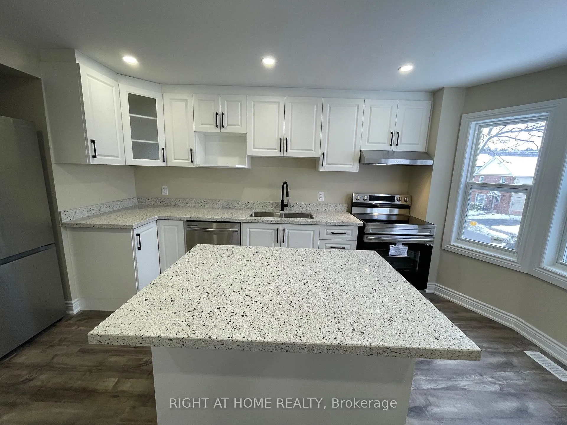 Photo 6 of Unit 2, 117 Huxley Avenue S, Hamilton, Delta — HOMEH