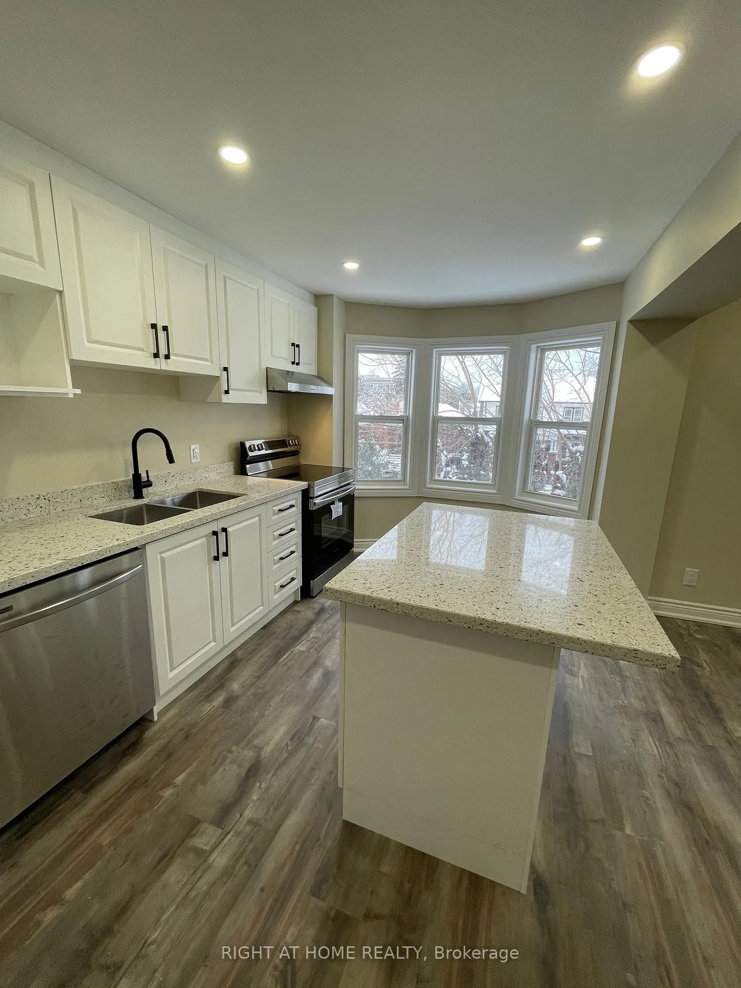 Photo 7 of Unit 2, 117 Huxley Avenue S, Hamilton, Delta — HOMEH