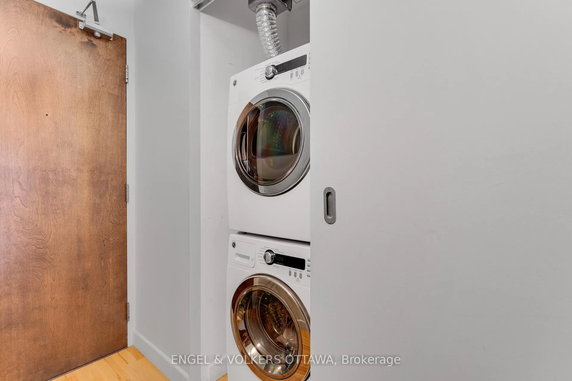 Photo 6 of Unit 903, 179 George Street, Ottawa, Lower Town/Byward Market — HOMEH