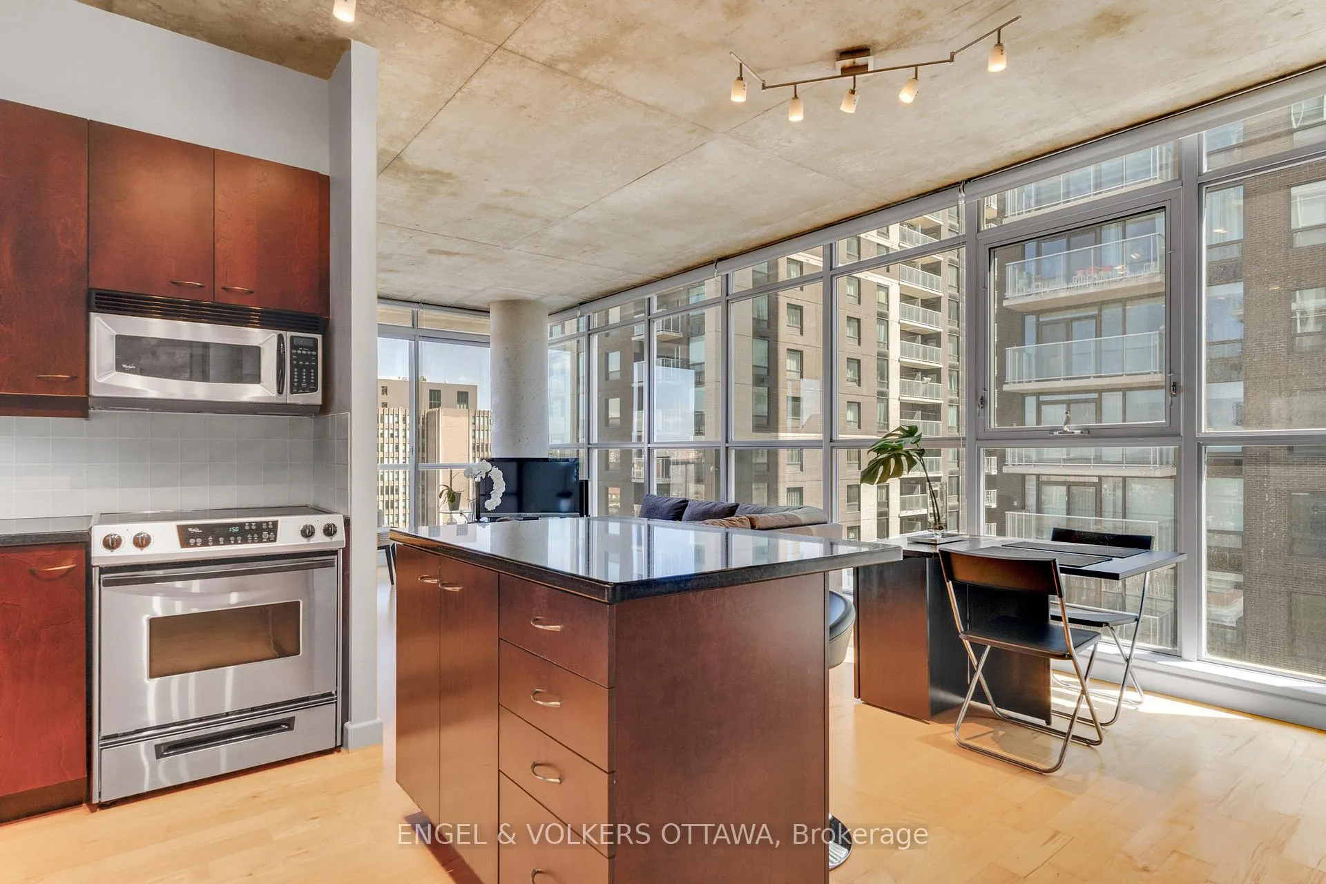Photo 8 of Unit 903, 179 George Street, Ottawa, Lower Town/Byward Market — HOMEH