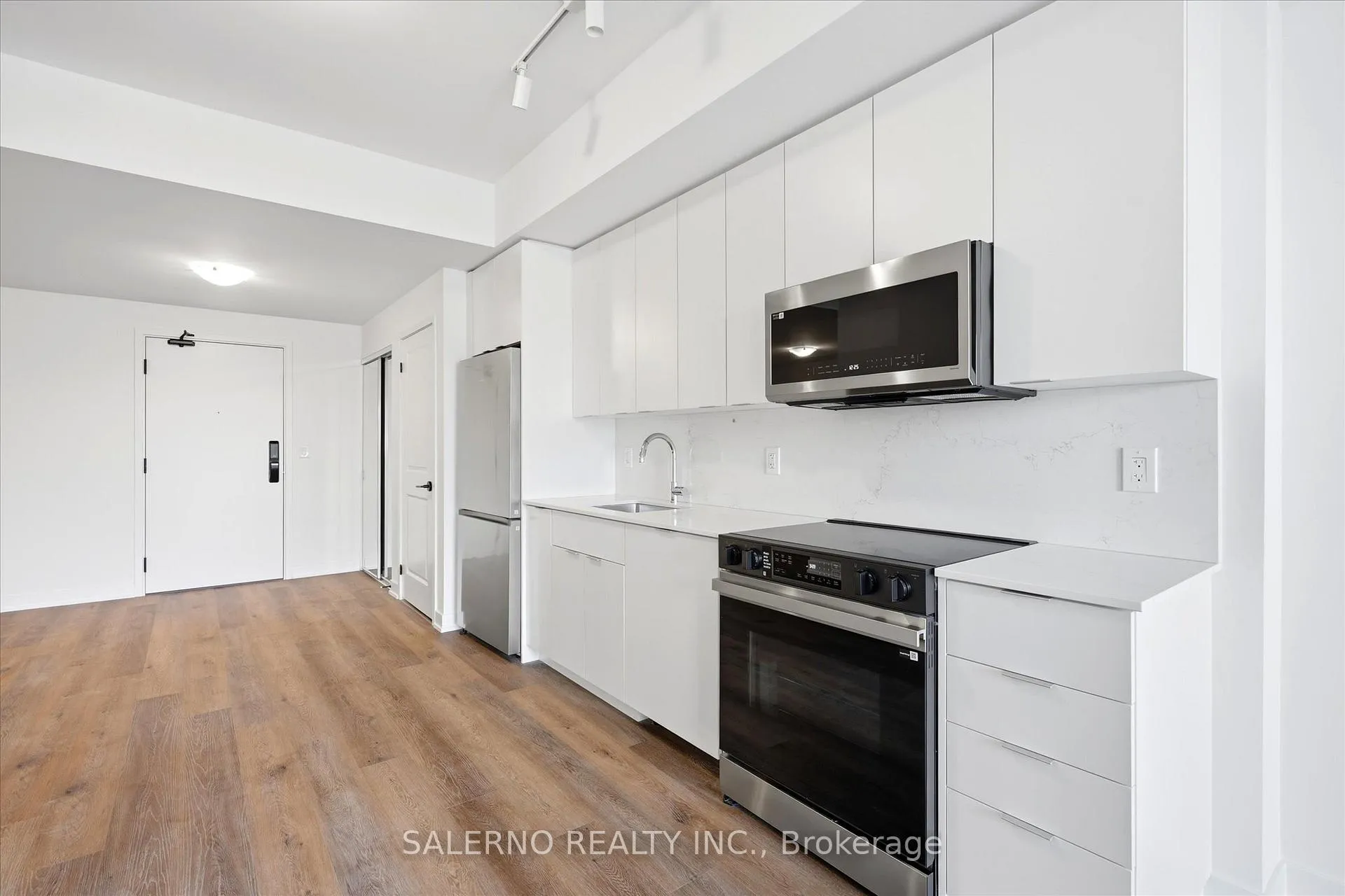 Photo 12 of Unit 305, 2075 Lakeshore Road, Burlington, Brant — HOMEH