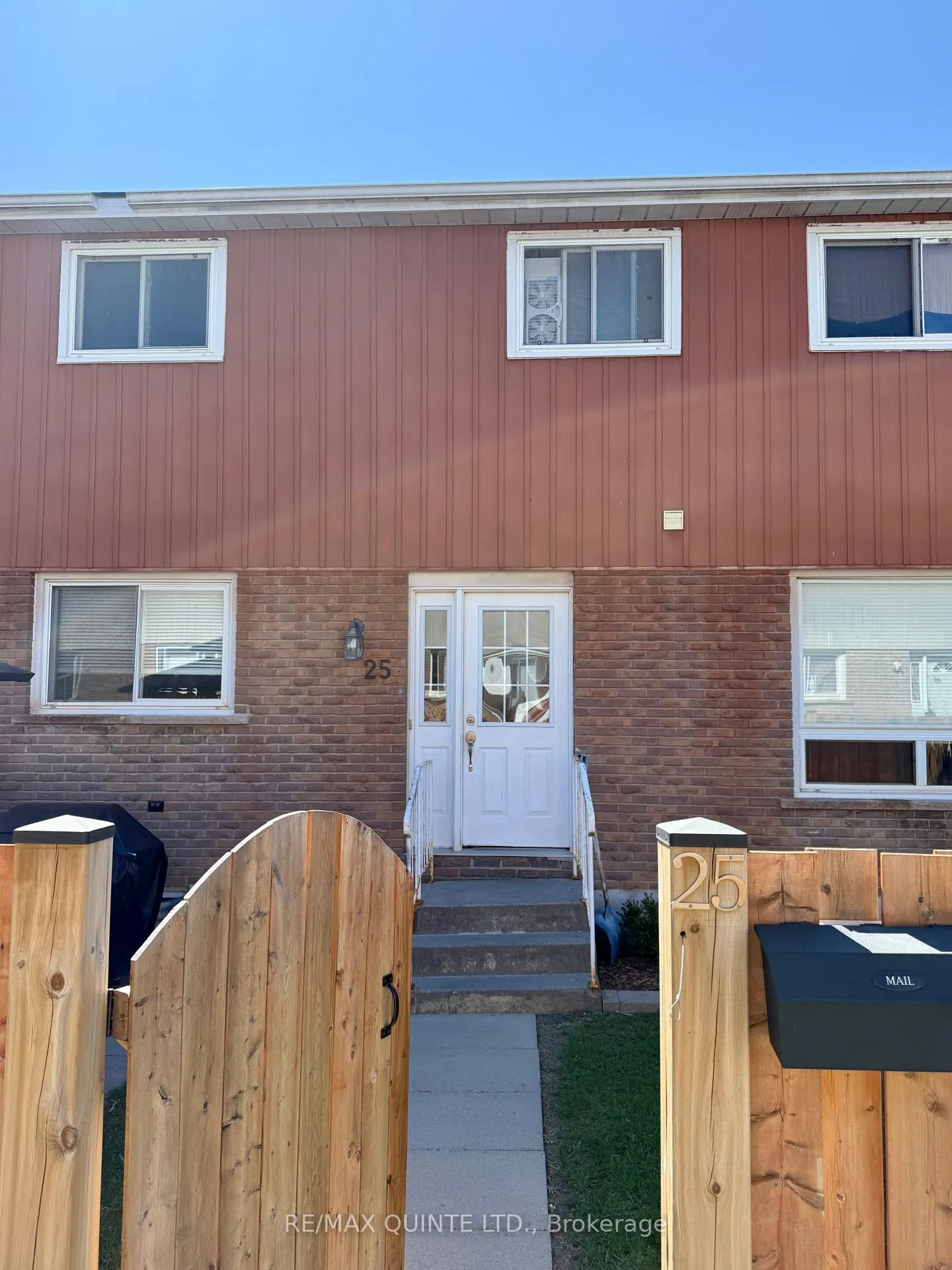 Photo 1 of Unit 25, 17 Tracey Park Drive, Belleville, Belleville Ward — HOMEH